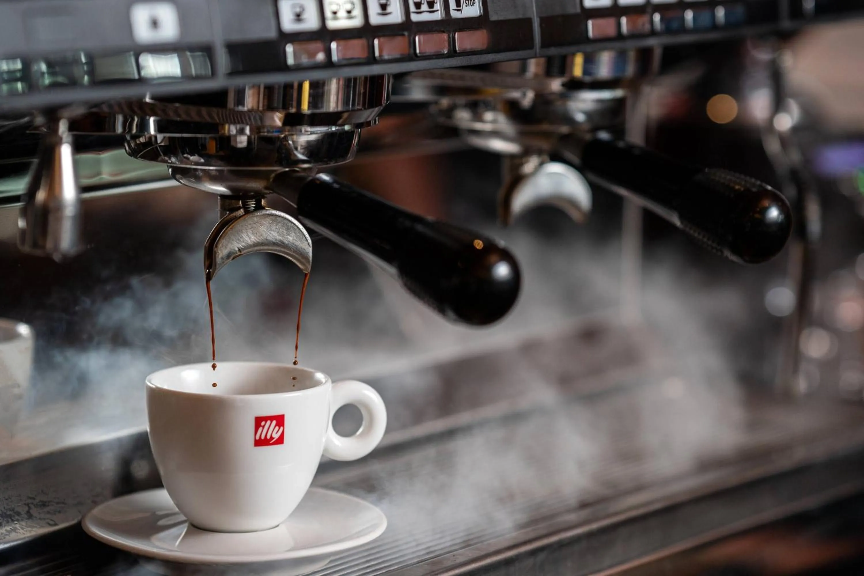 Restaurant/places to eat in Marriott Montreal Airport In-Terminal Hotel