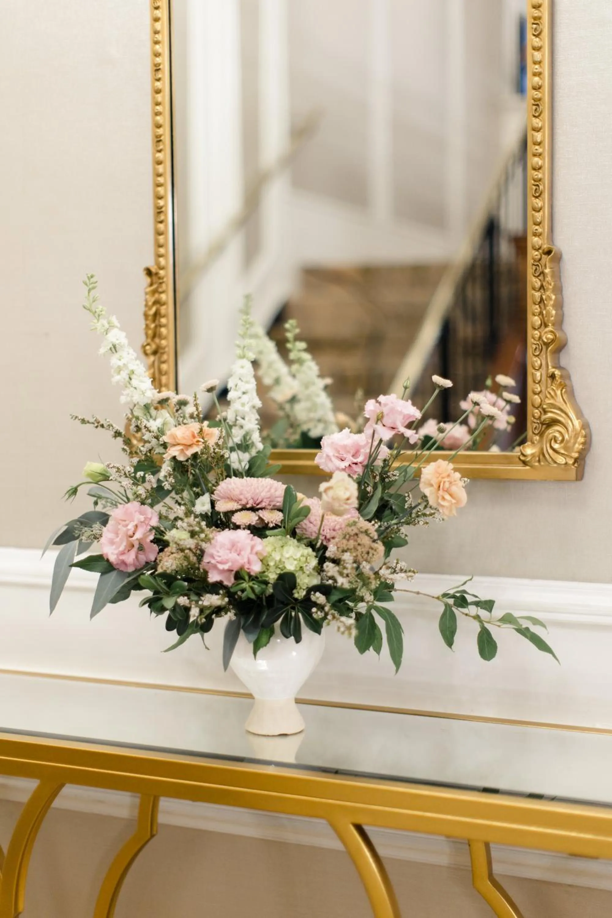 Lounge or bar in The Lord Nelson Hotel & Suites