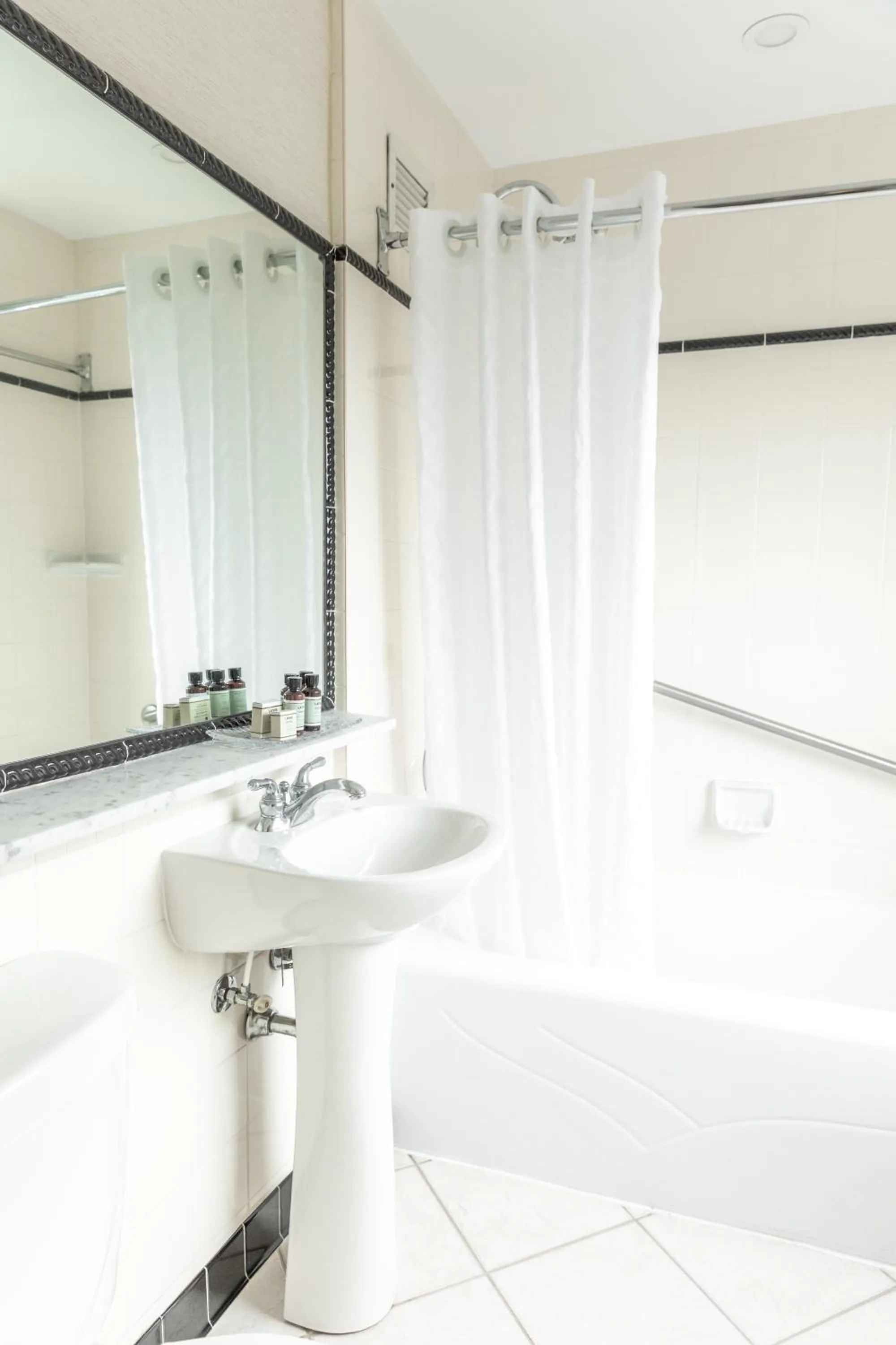 Bathroom in The Lord Nelson Hotel & Suites