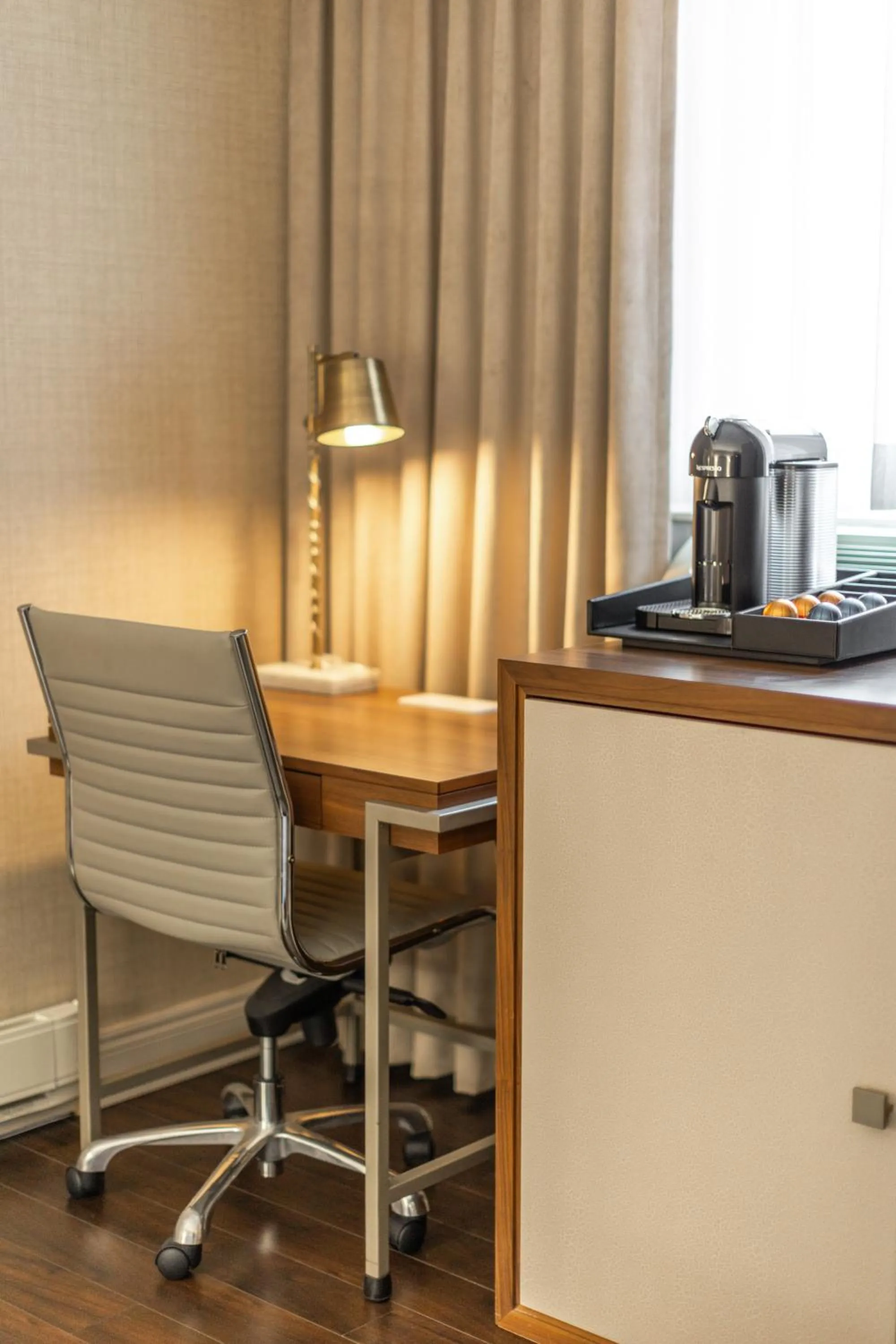 Coffee/tea facilities in The Lord Nelson Hotel & Suites