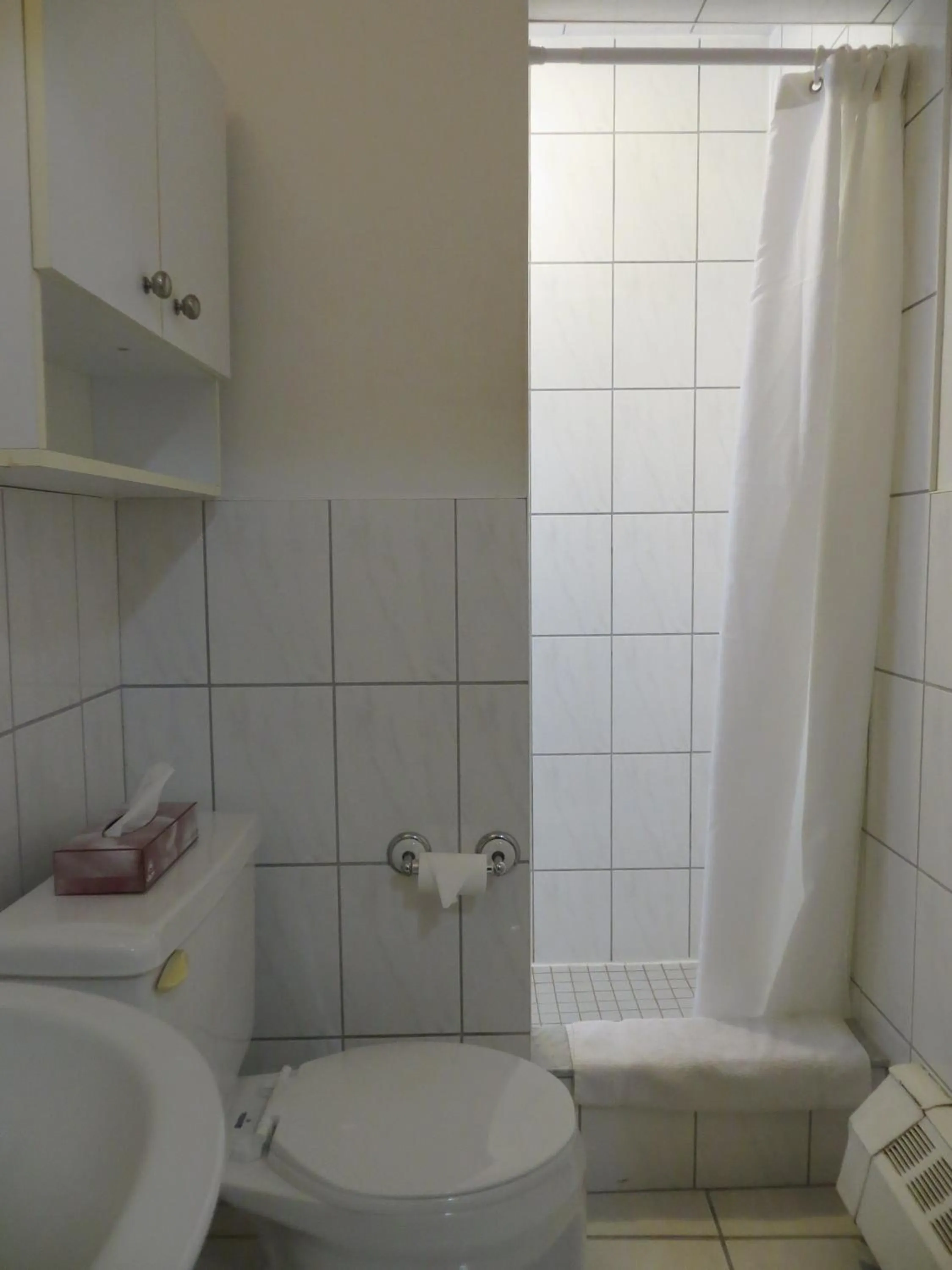 Bathroom in Victoria's Mansion Guest House