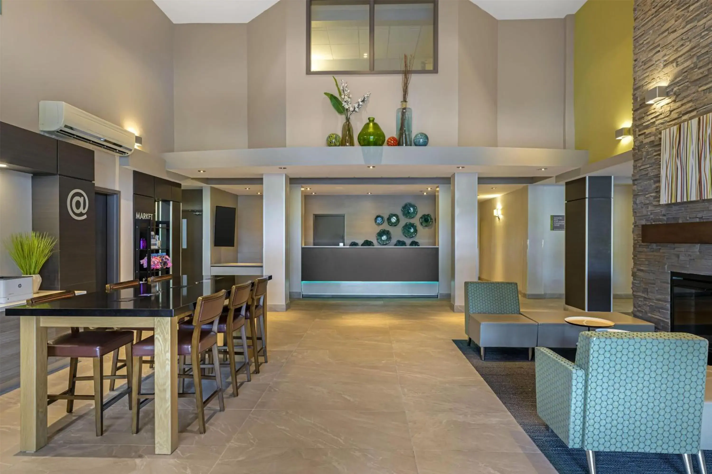 Lobby or reception in Best Western Plus Dartmouth Hotel & Suites Lobby or reception in Best Western Plus Dartmouth Hotel & Suites