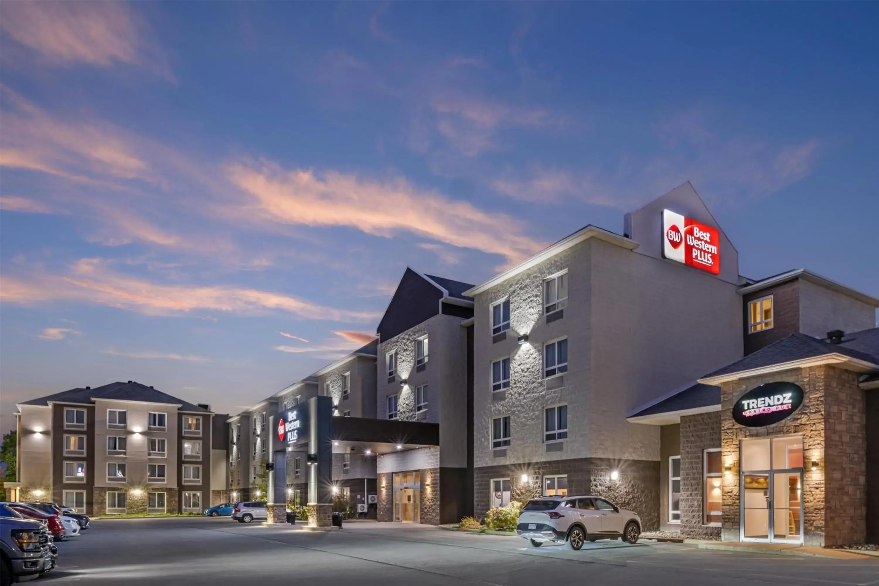 Property building in Best Western Plus Dartmouth Hotel & Suites Property building in Best Western Plus Dartmouth Hotel & Suites