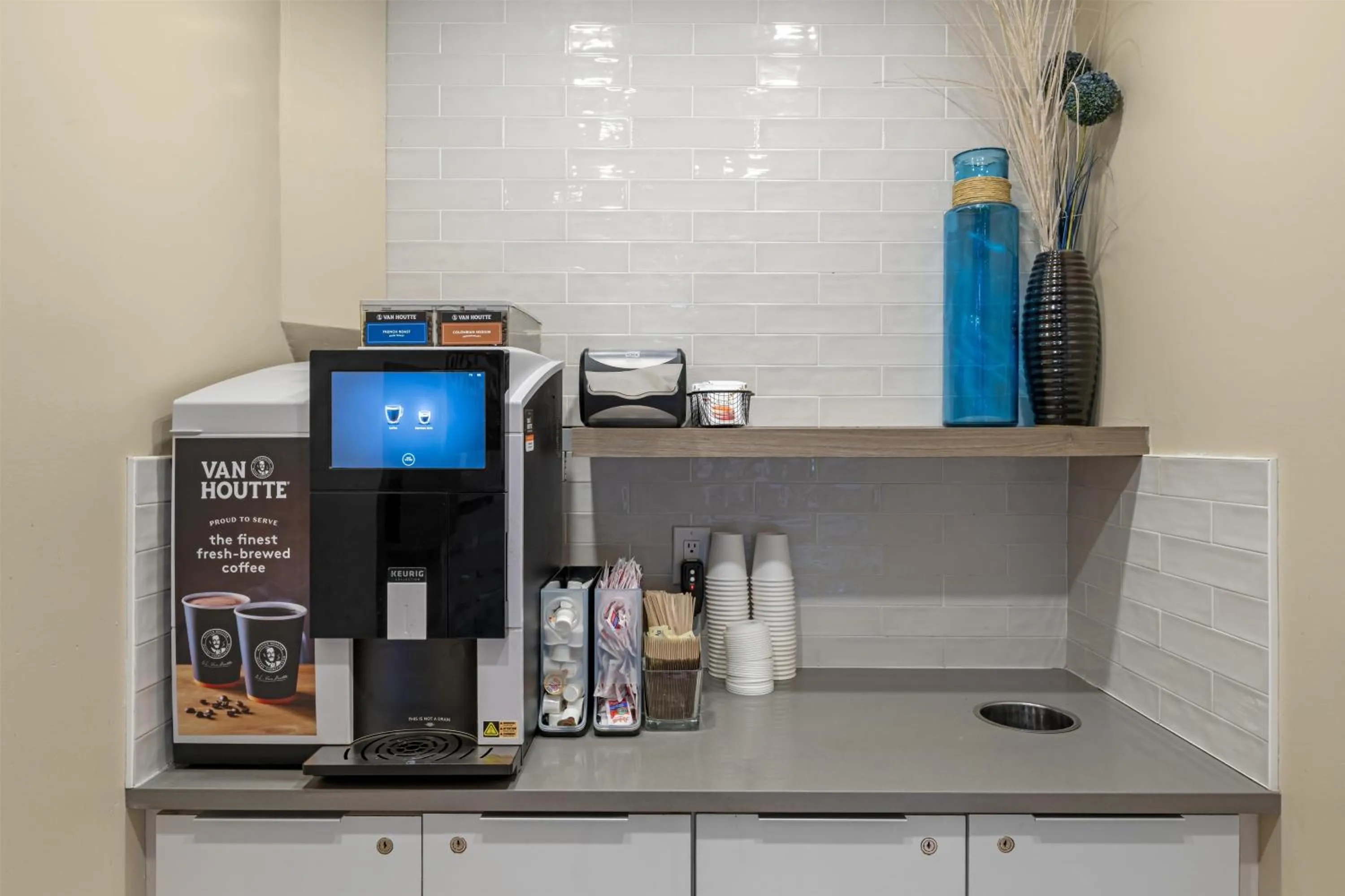 Breakfast in Best Western Plus Dartmouth Hotel & Suites