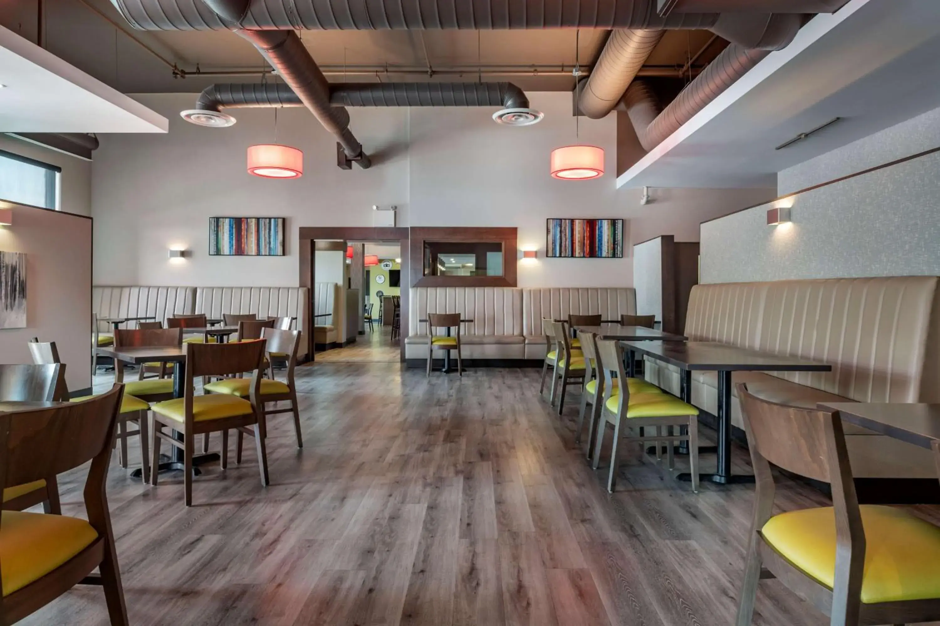 Restaurant/places to eat in Best Western Dartmouth Hotel & Suites Restaurant/places to eat in Best Western Dartmouth Hotel & Suites