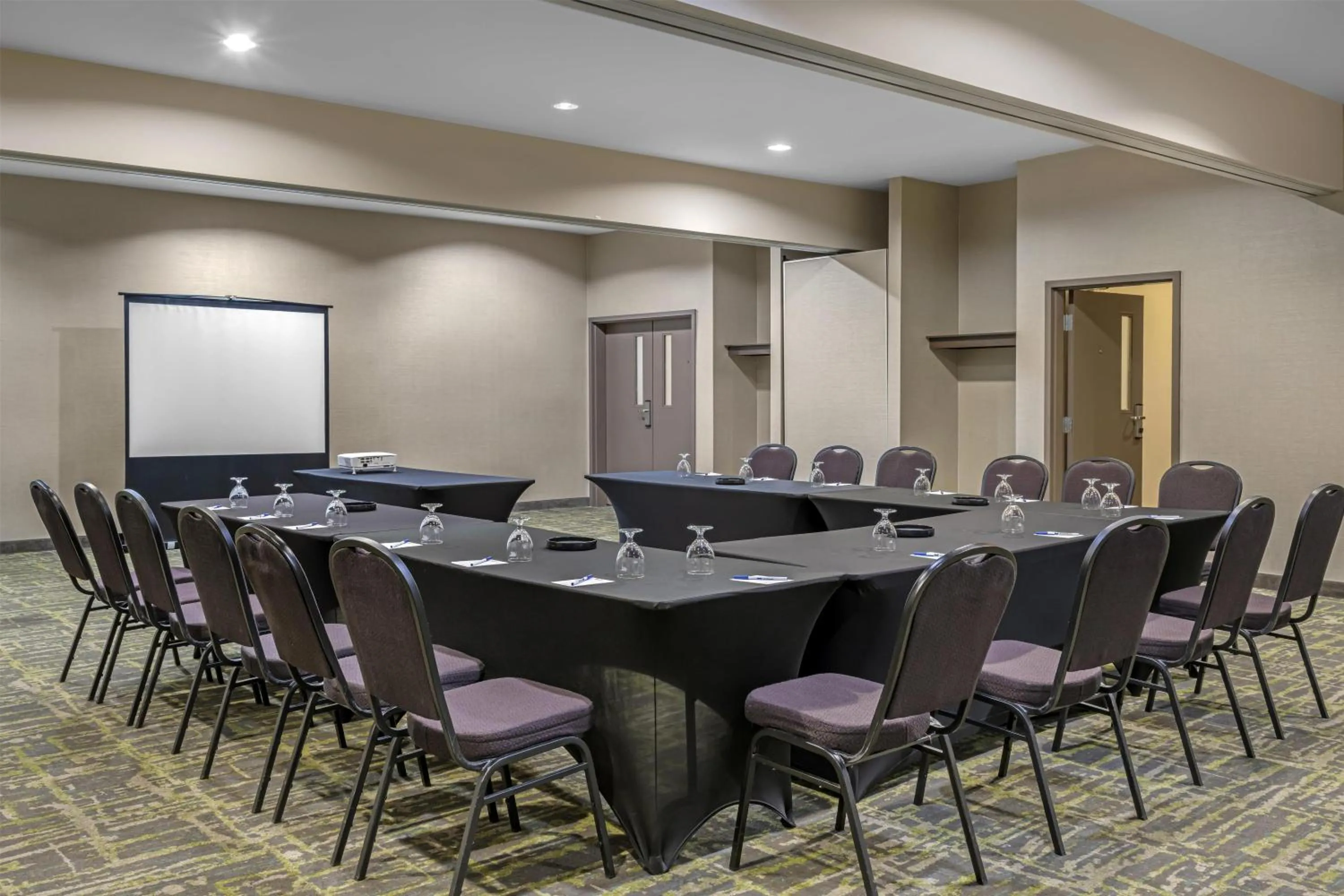 Meeting/conference room in Best Western Plus Dartmouth Hotel & Suites