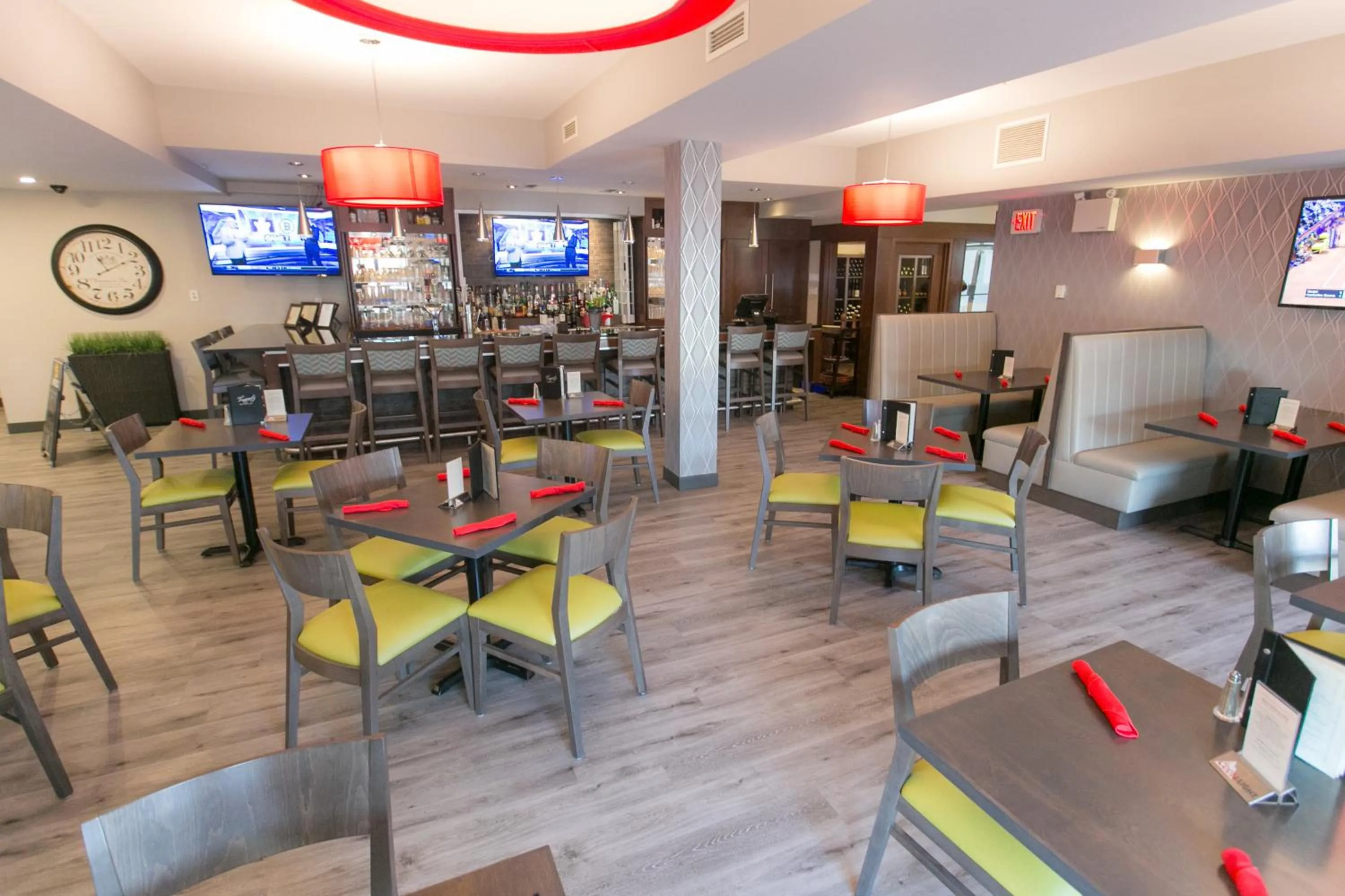 Lounge or bar in Best Western Plus Dartmouth Hotel & Suites