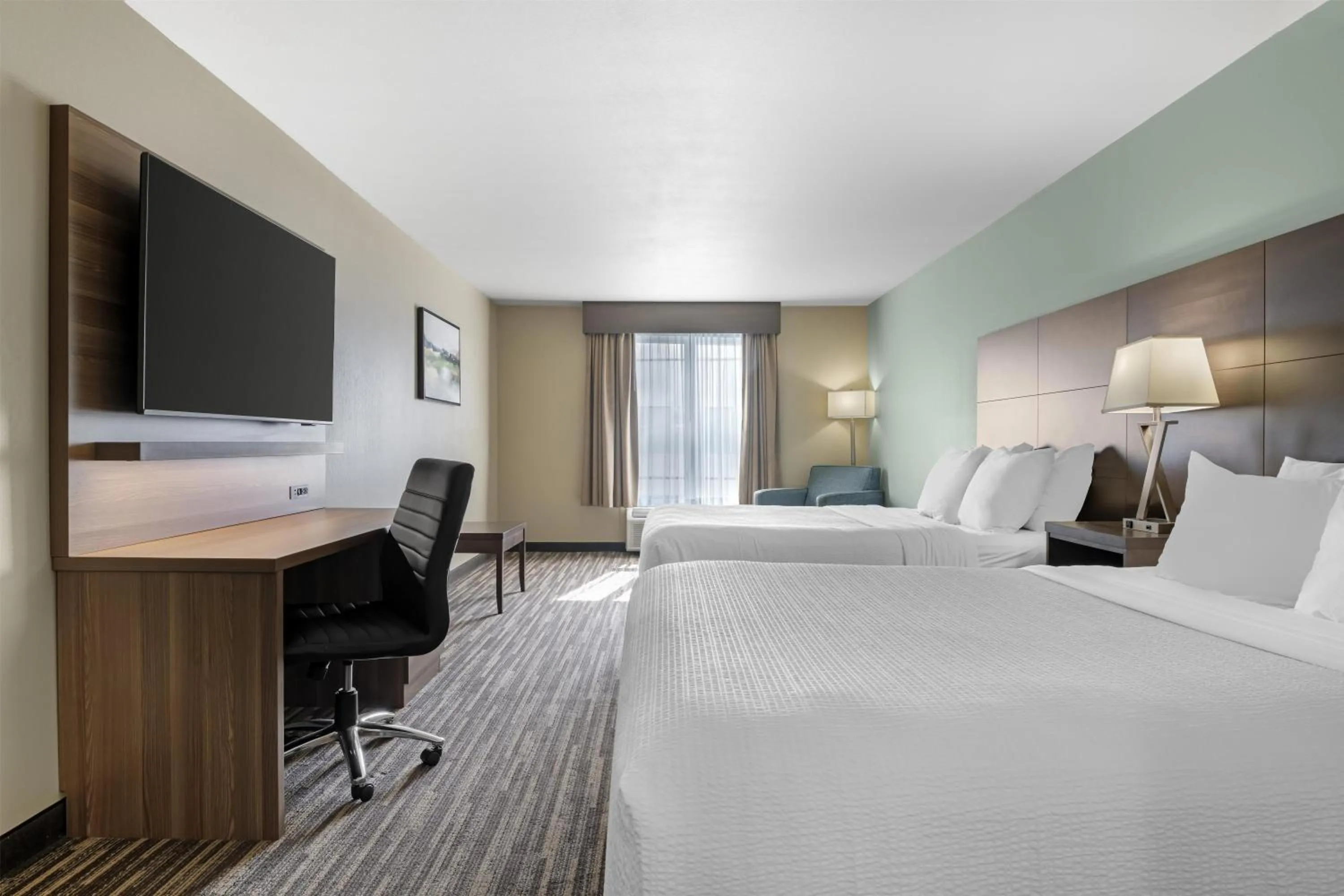 Bedroom, Bed in Best Western Plus Dartmouth Hotel & Suites