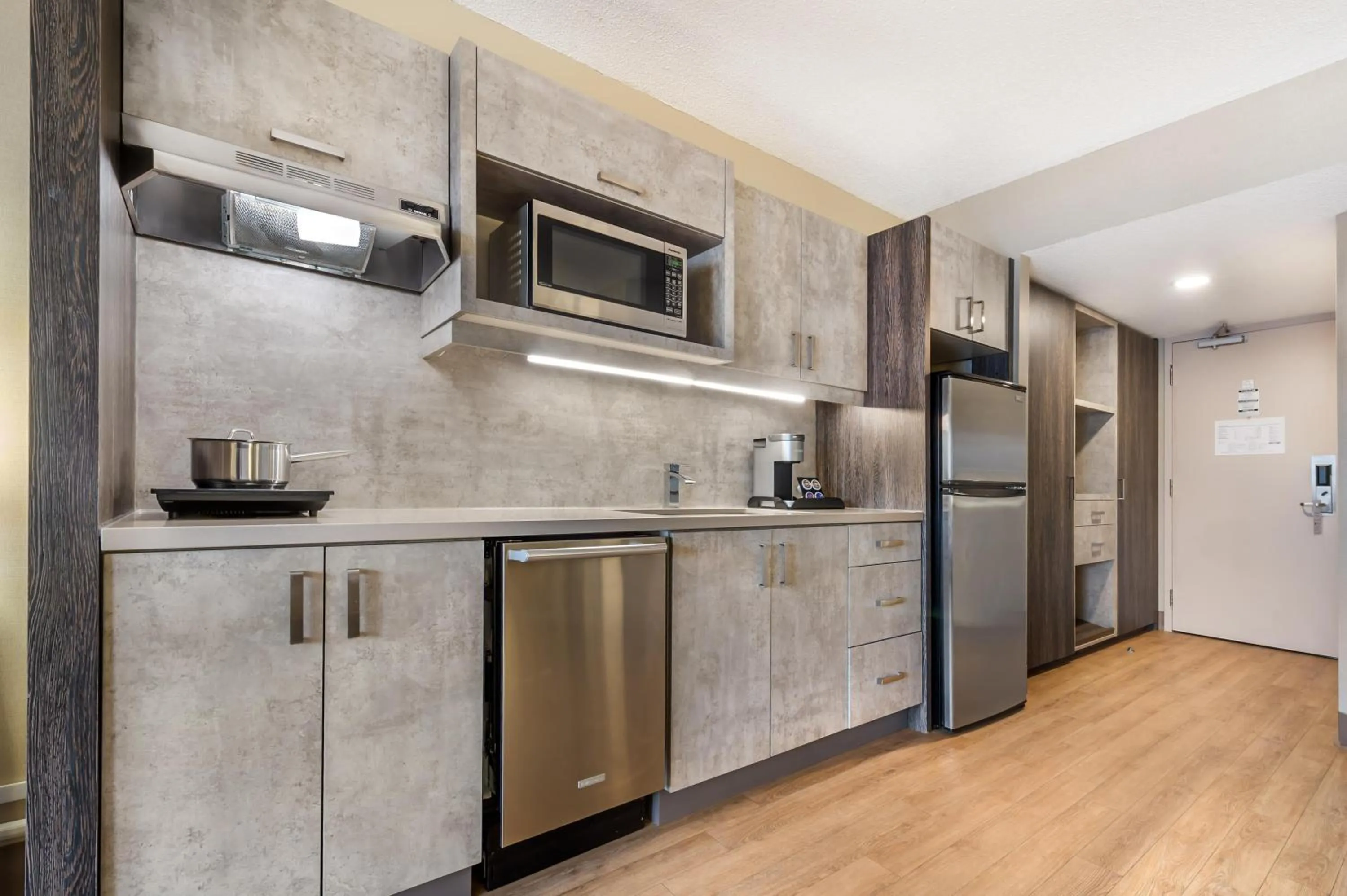 Bedroom in Best Western Plus Ottawa City Centre