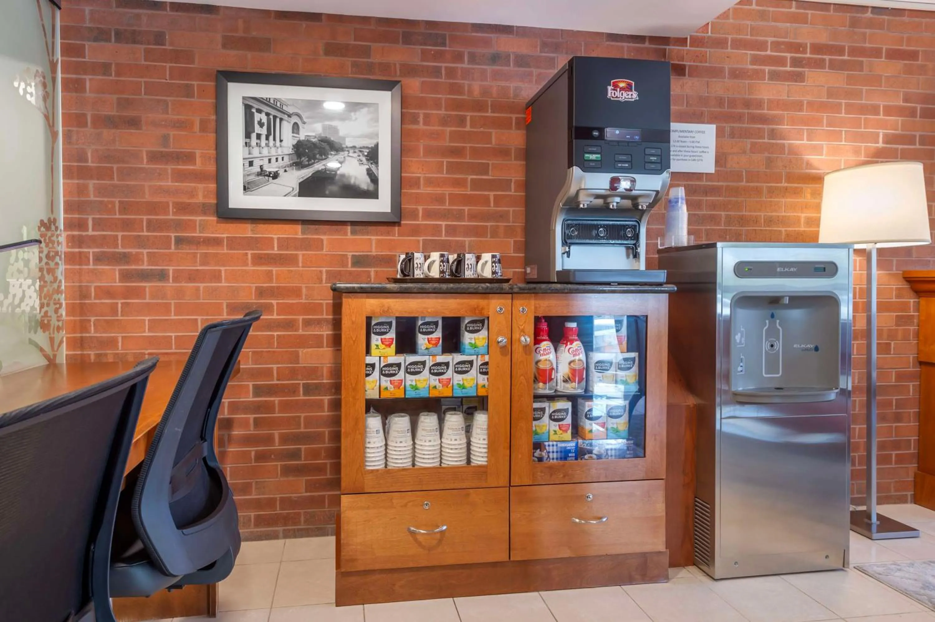 Property building in Best Western Plus Ottawa City Centre