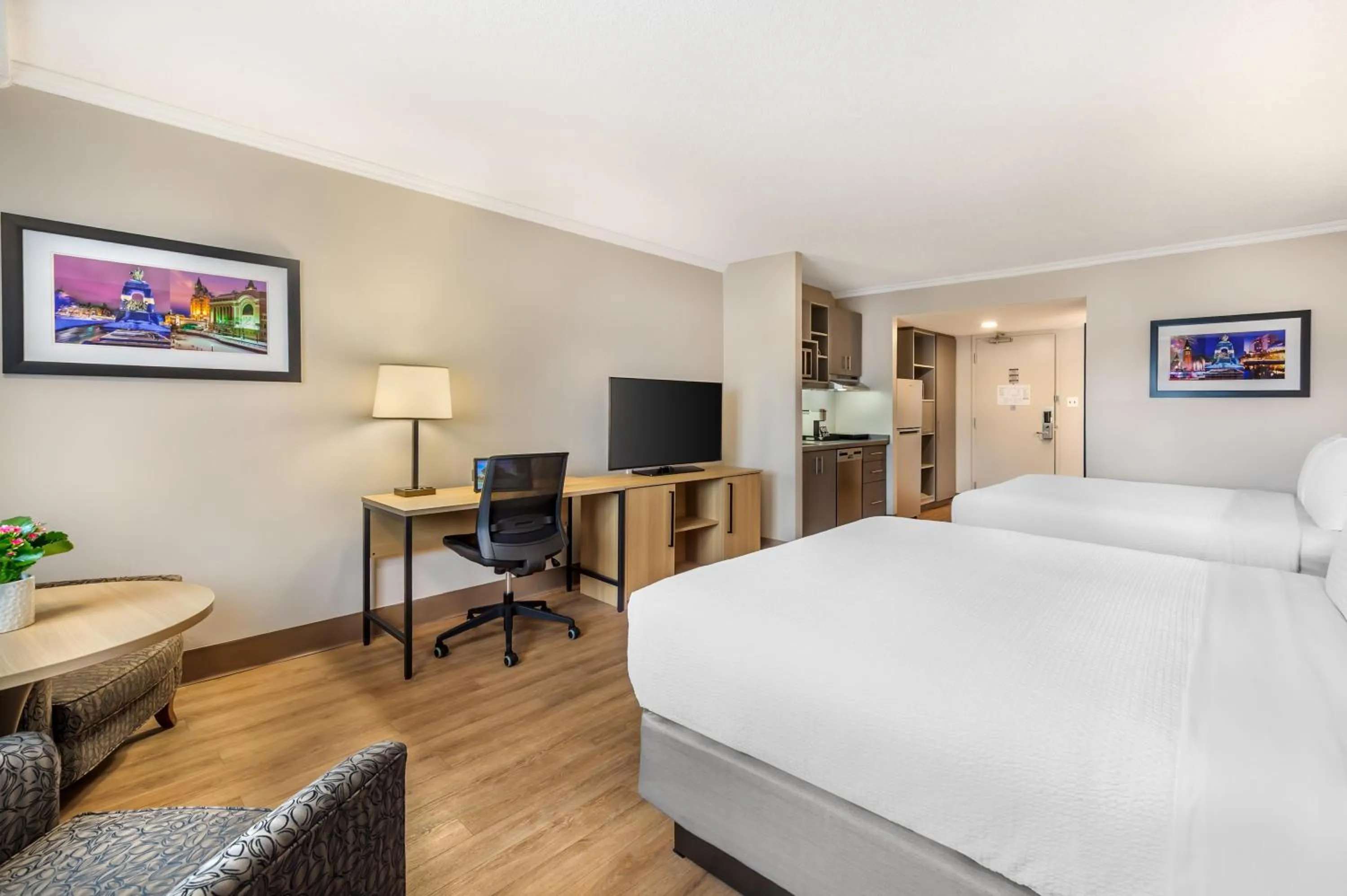 Bedroom, Bed in Best Western Plus Ottawa City Centre