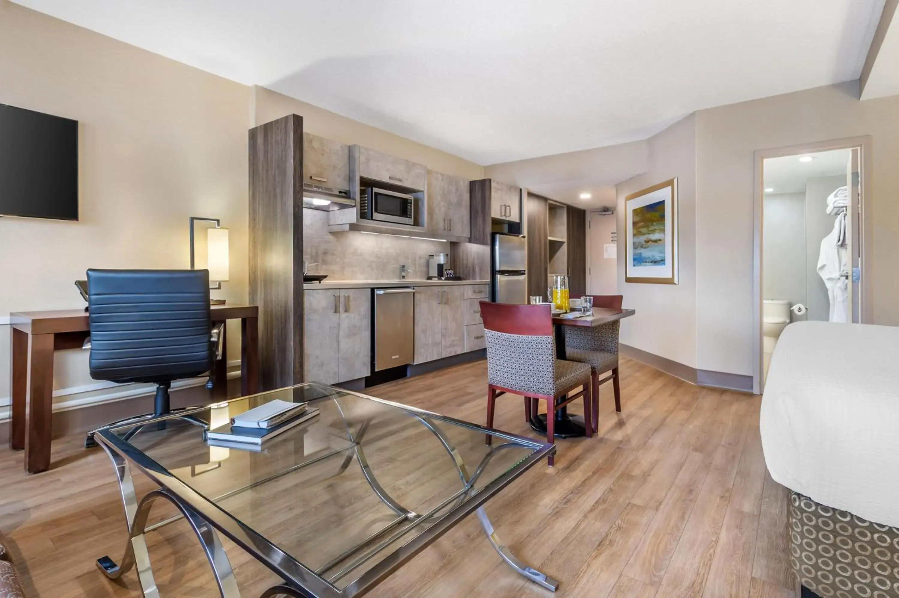 Bedroom in Best Western Plus Ottawa City Centre Bedroom in Best Western Plus Ottawa City Centre