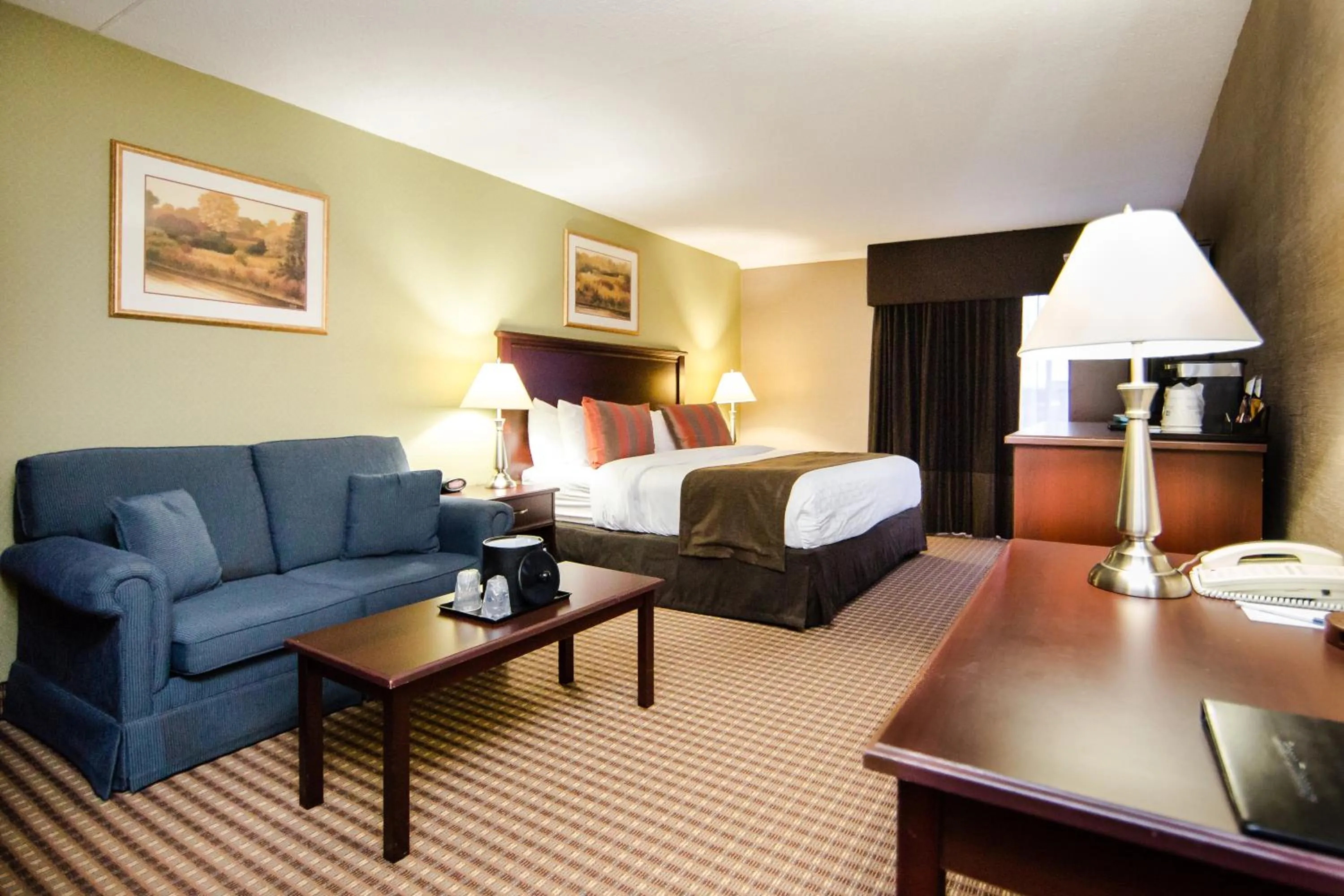 Bedroom in Best Western Plus Ottawa Kanata Hotel and Conference Centre