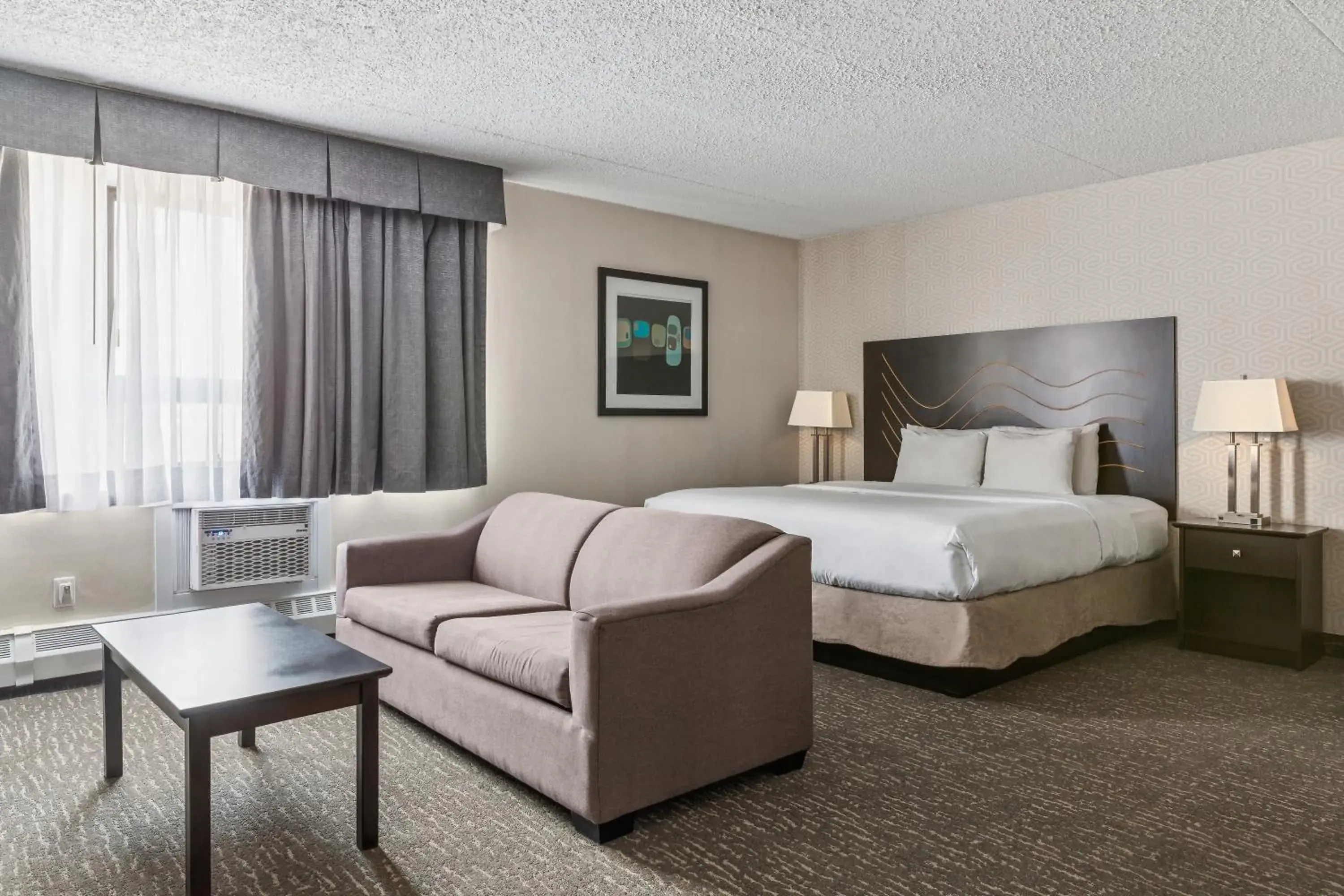 Bed in Radisson Hotel & Conference Centre Edmonton Bed in Radisson Hotel & Conference Centre Edmonton
