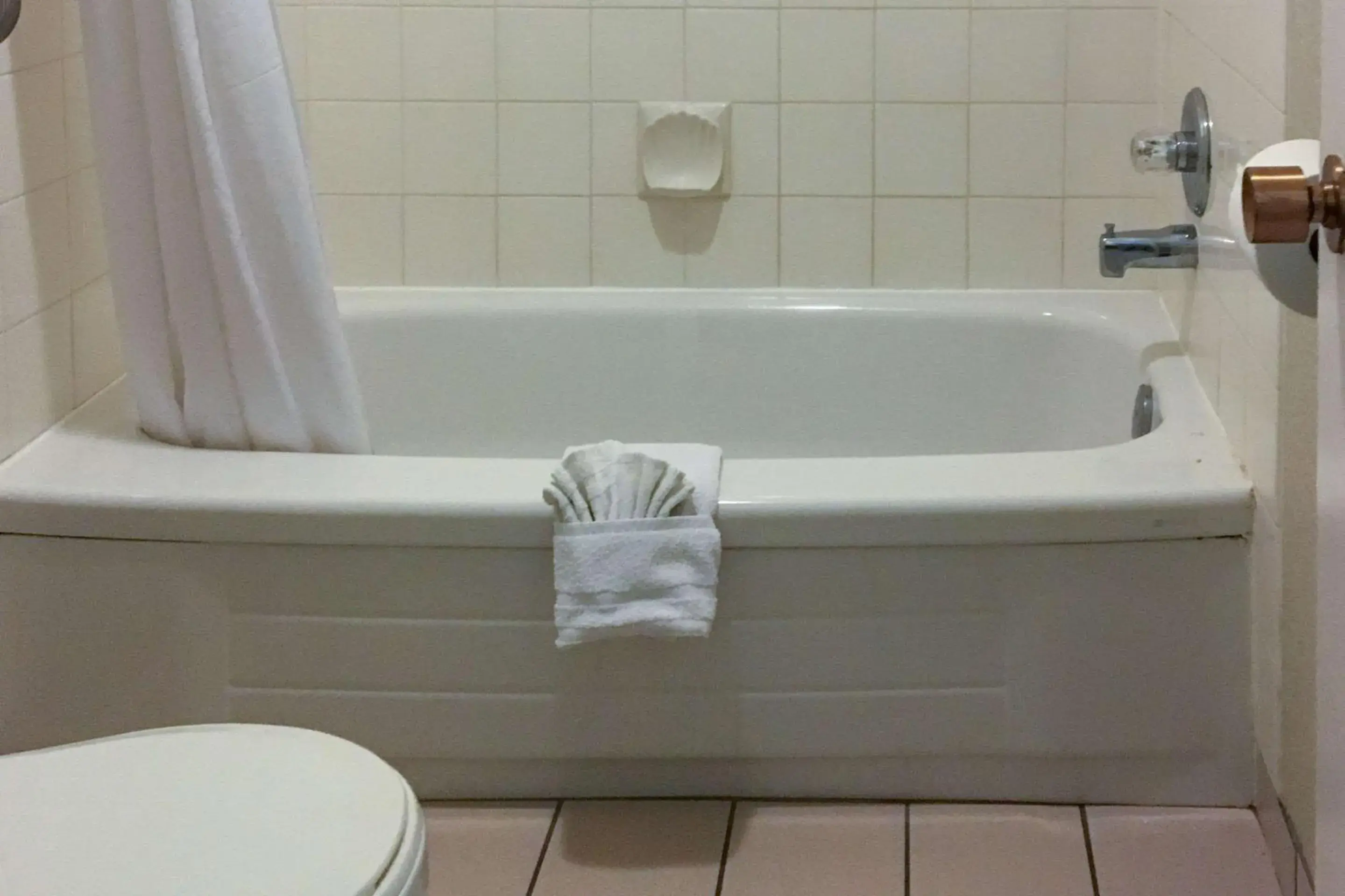 Bedroom in Radisson Hotel & Conference Centre Edmonton Bedroom in Radisson Hotel & Conference Centre Edmonton