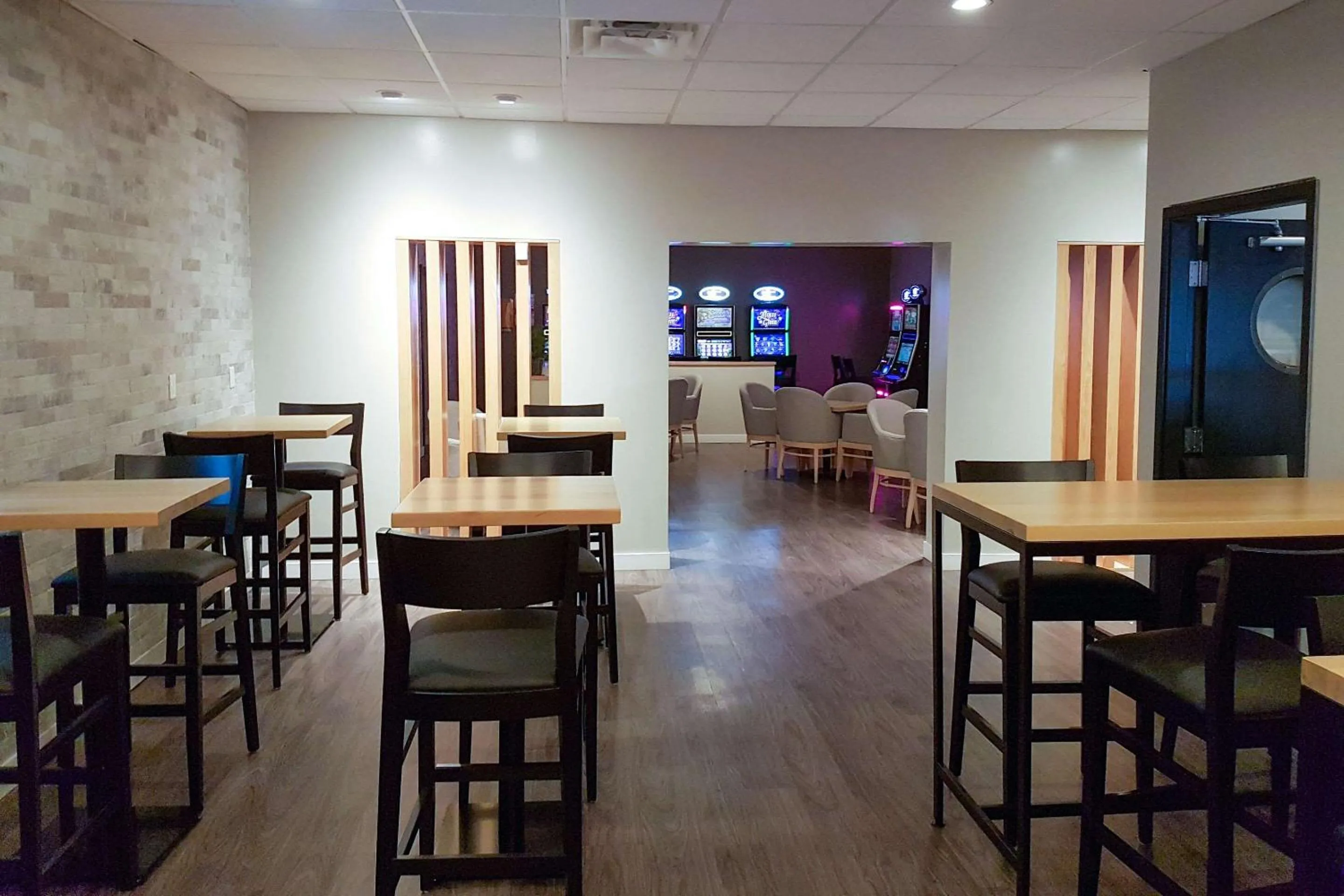 Restaurant/places to eat in Radisson Hotel & Conference Centre Edmonton