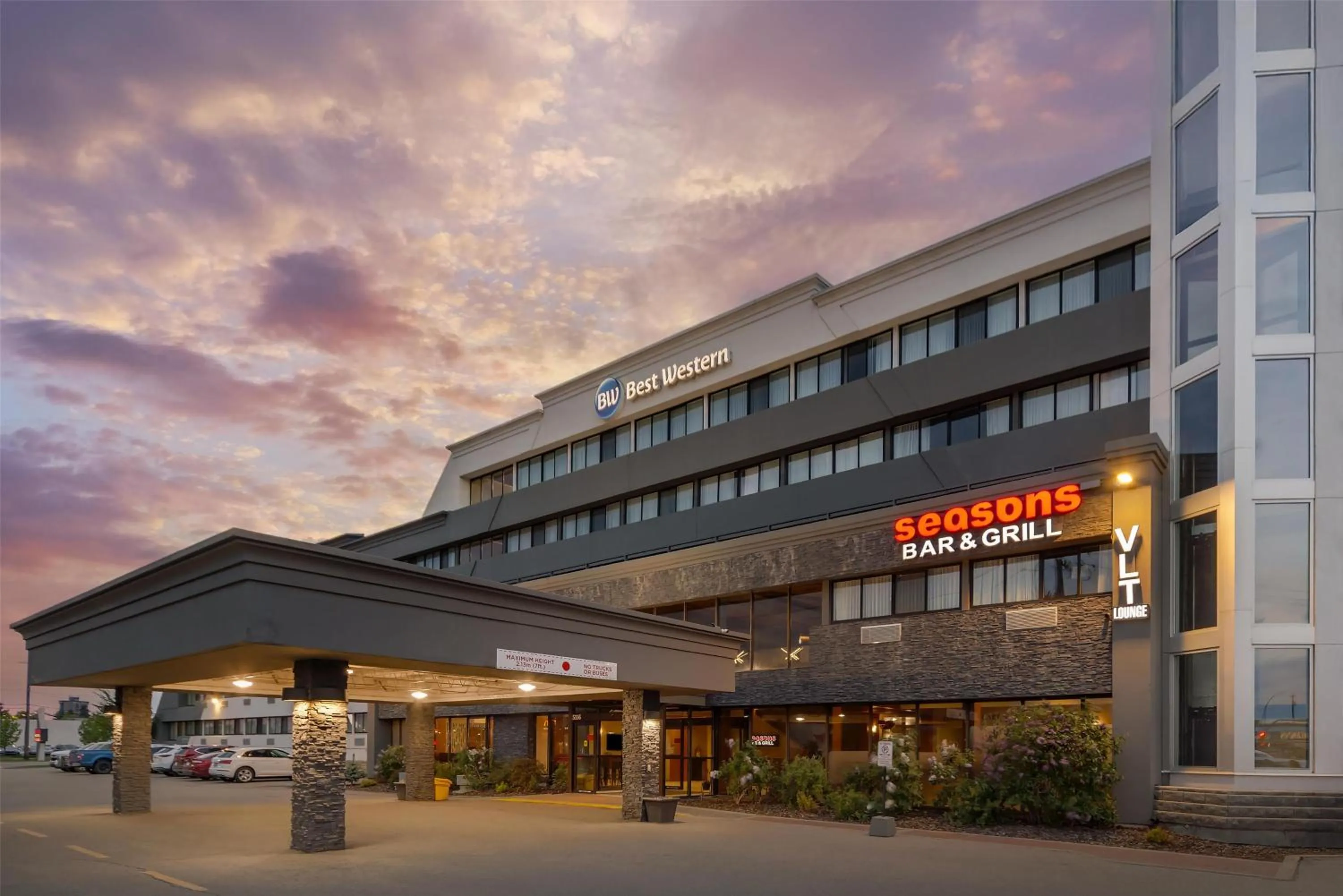 Property building in Best Western Cedar Park Inn