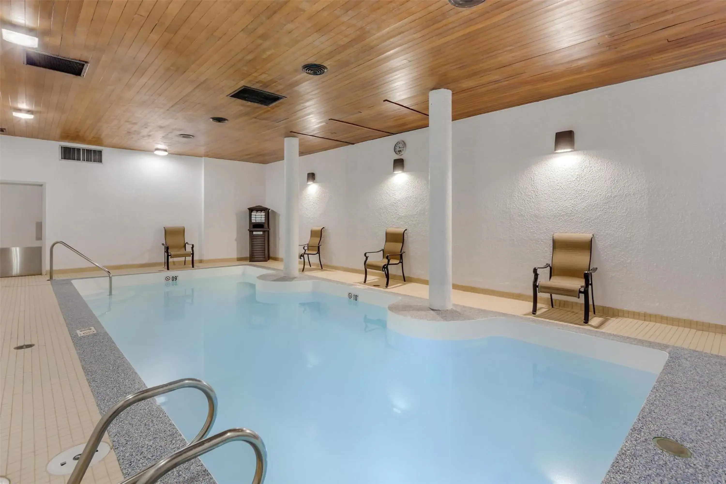 Pool view in Best Western Cedar Park Inn Pool view in Best Western Cedar Park Inn