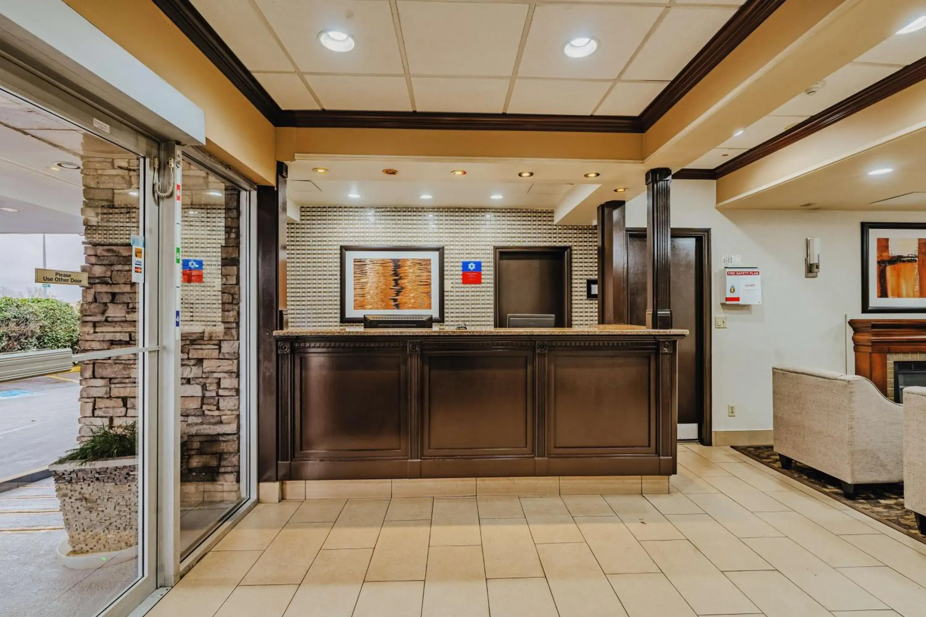 Lobby or reception in SureStay Plus by Best Western Coquitlam Lobby or reception in SureStay Plus by Best Western Coquitlam