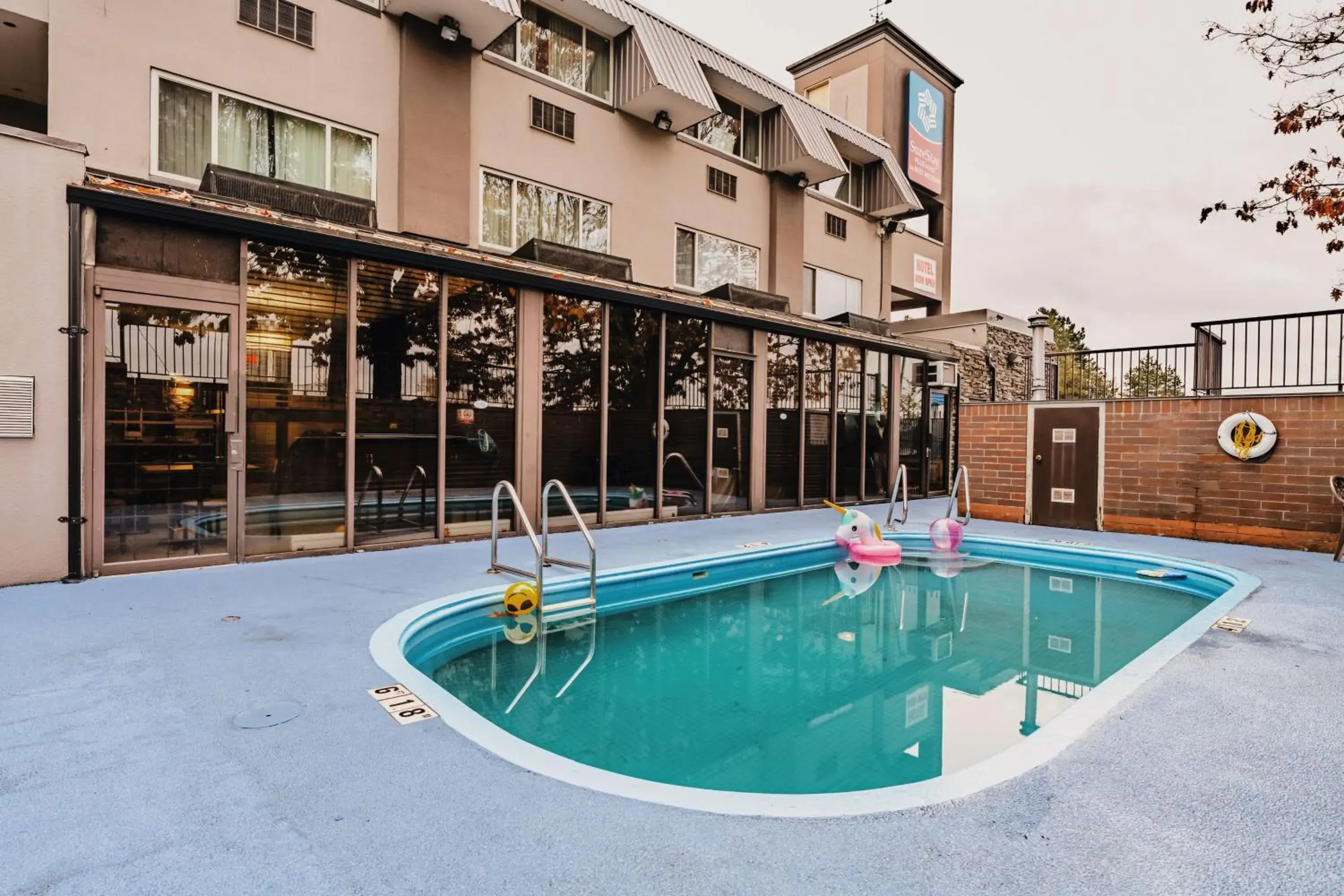 Lobby or reception in SureStay Plus by Best Western Coquitlam Lobby or reception in SureStay Plus by Best Western Coquitlam