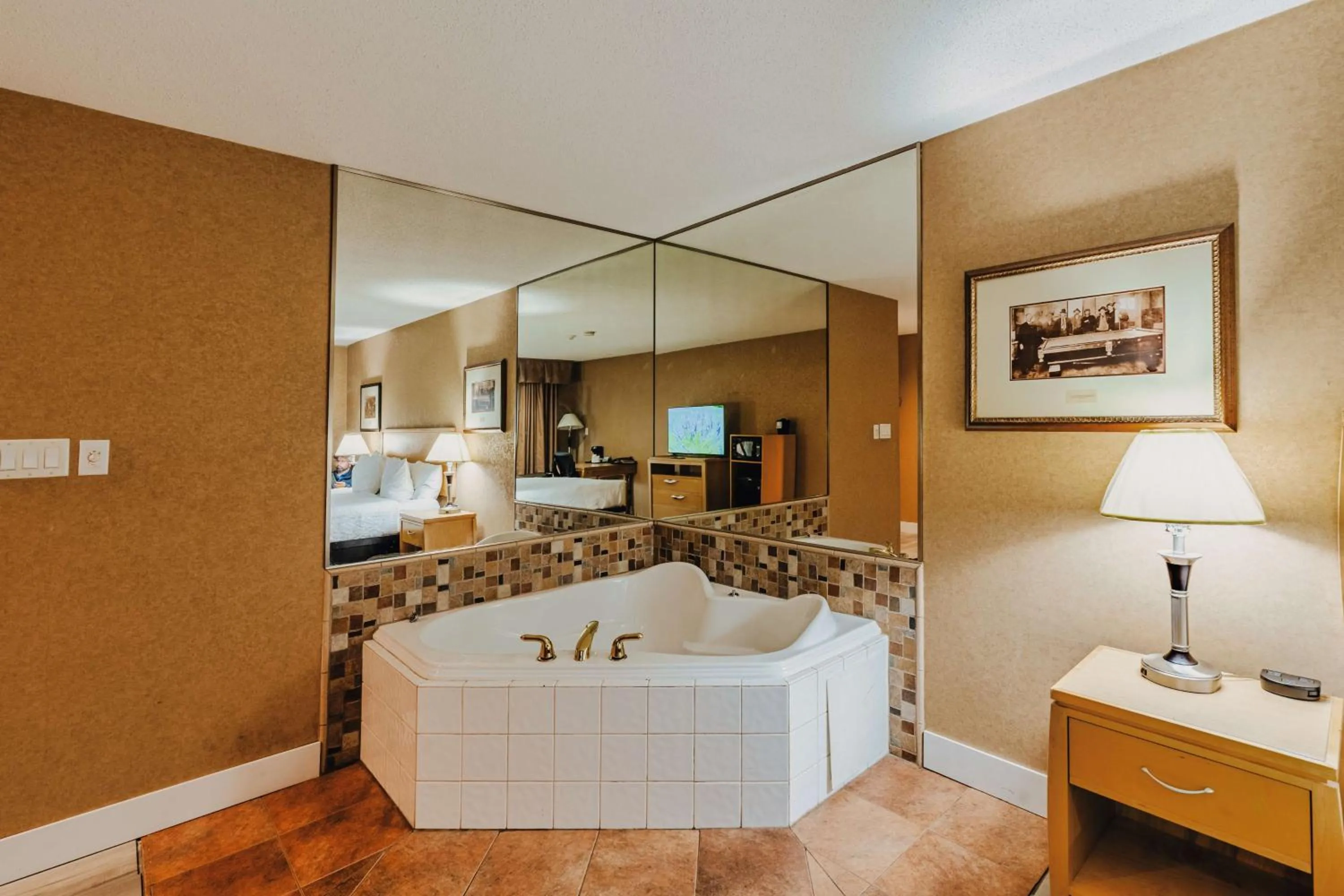 Bathroom, Bed in SureStay Plus by Best Western Coquitlam