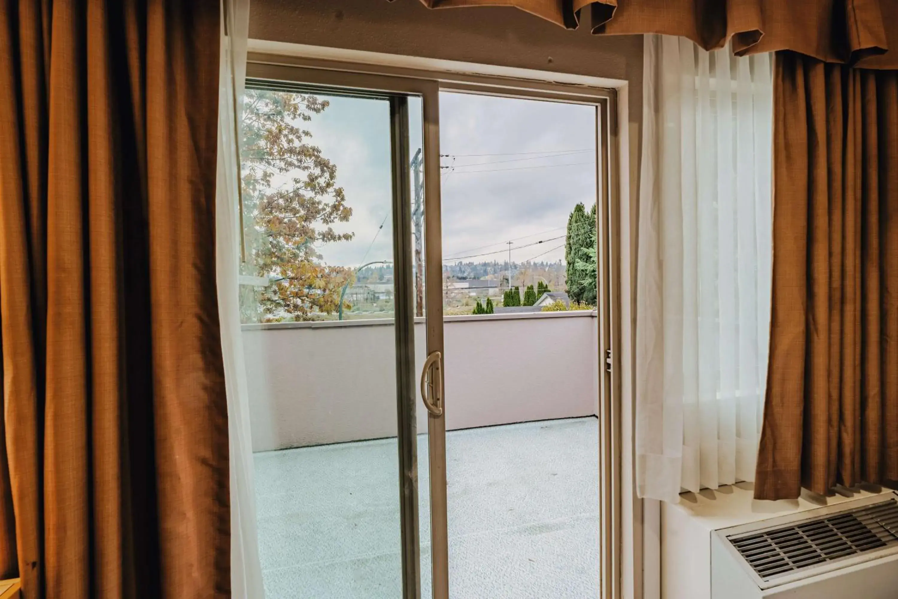 Bedroom in SureStay Plus by Best Western Coquitlam Bedroom in SureStay Plus by Best Western Coquitlam