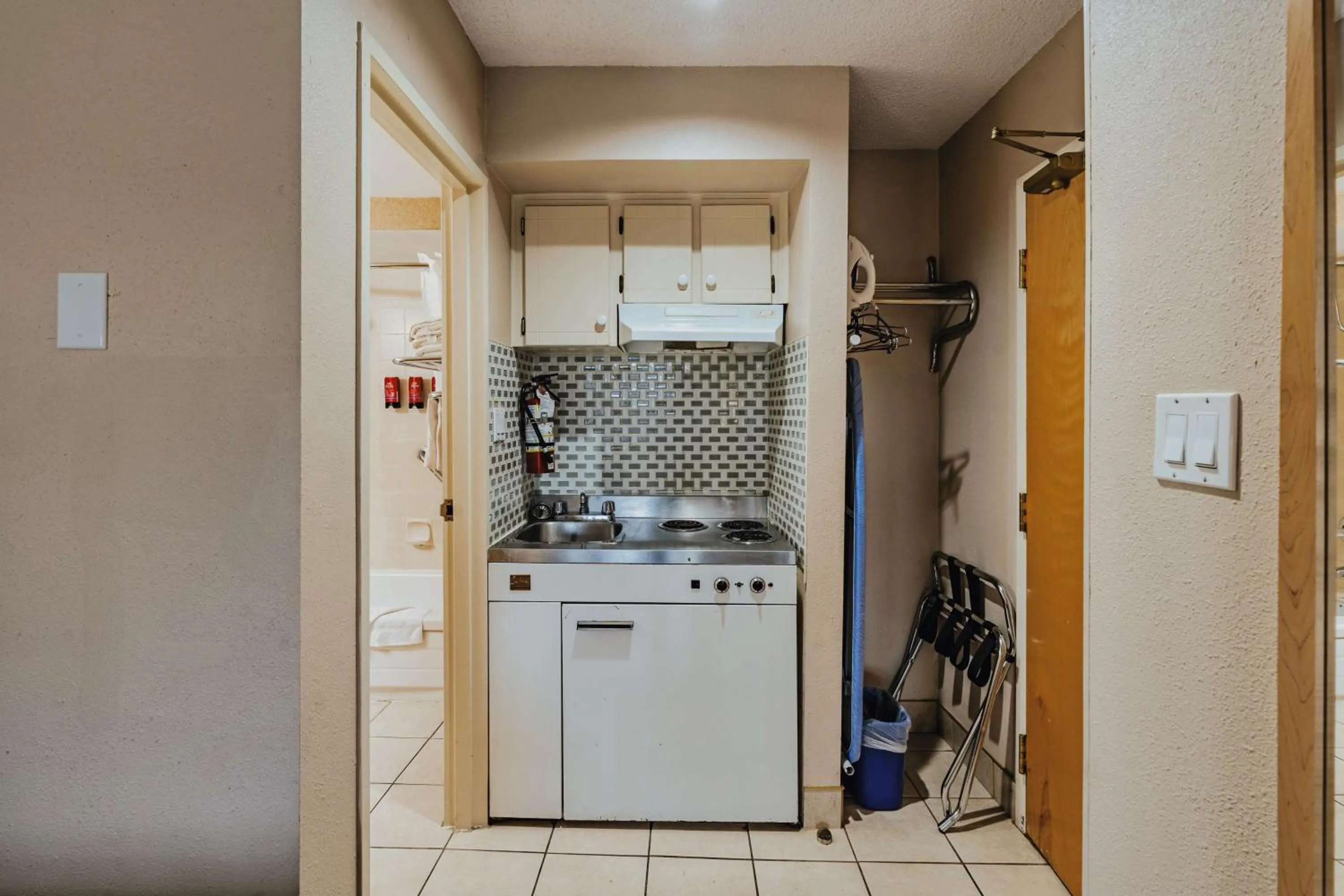 Bedroom in SureStay Plus by Best Western Coquitlam