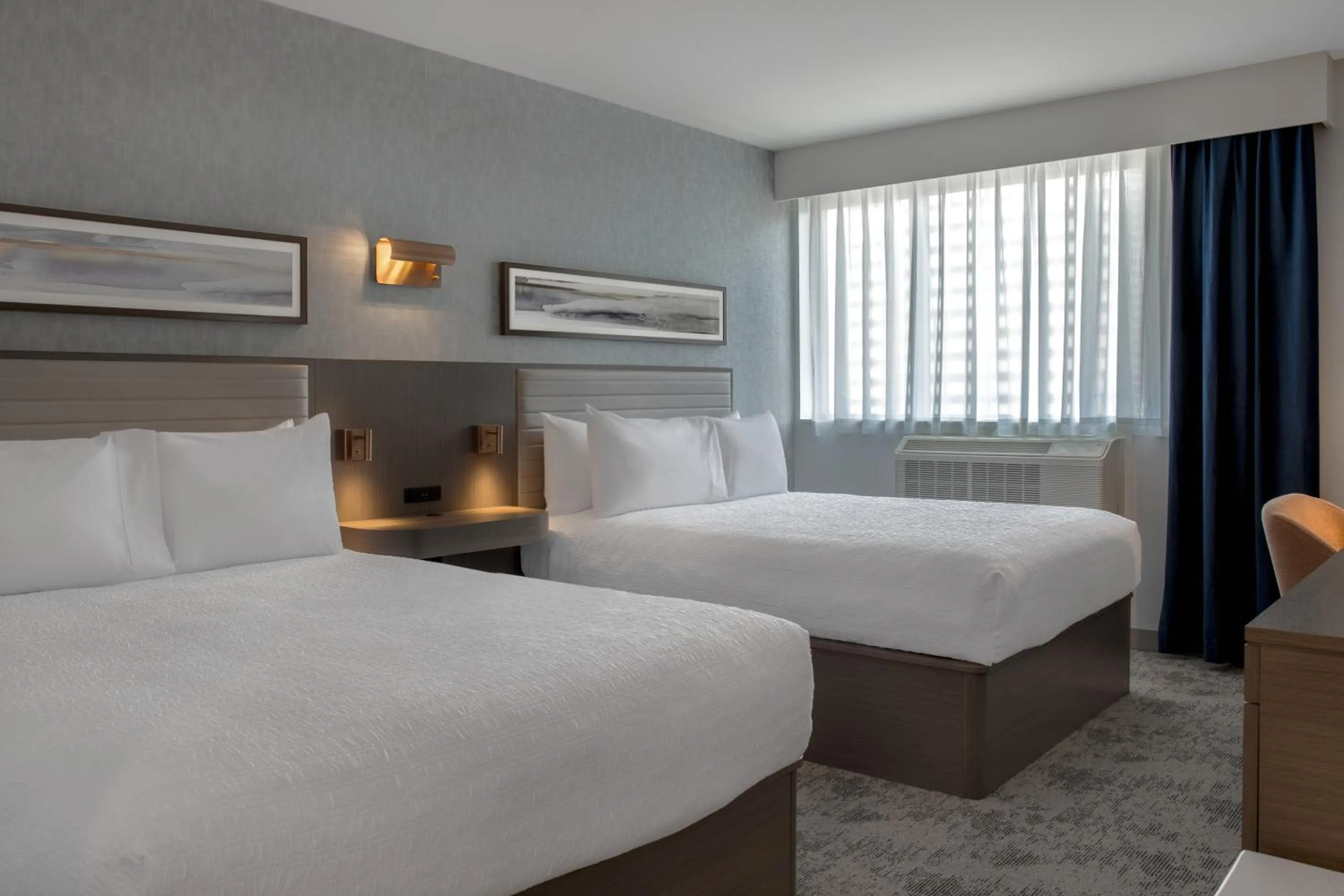 Bed in Hampton Inn By Hilton Winnipeg Downtown