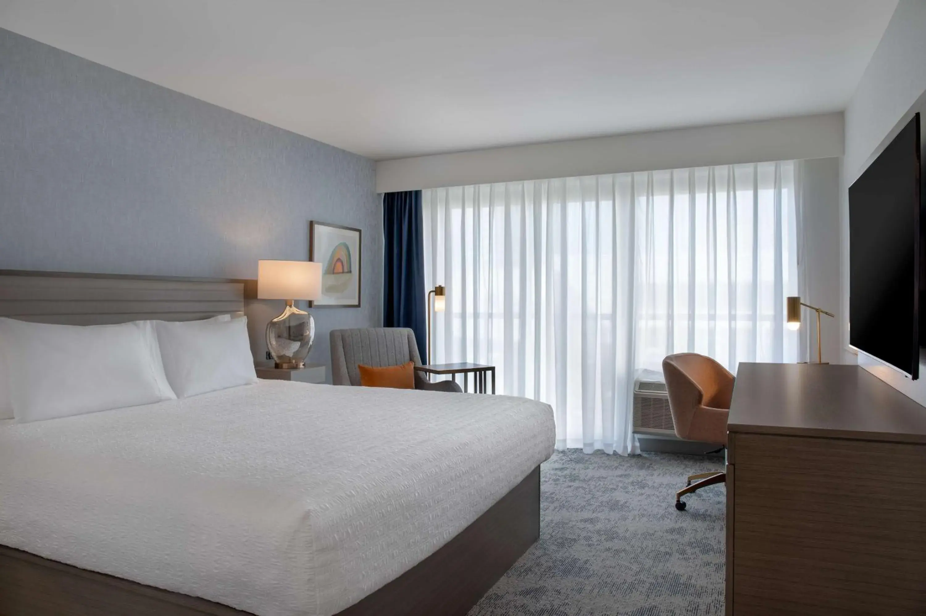 Bedroom, Bed in Hampton Inn By Hilton Winnipeg Downtown Bedroom, Bed in Hampton Inn By Hilton Winnipeg Downtown