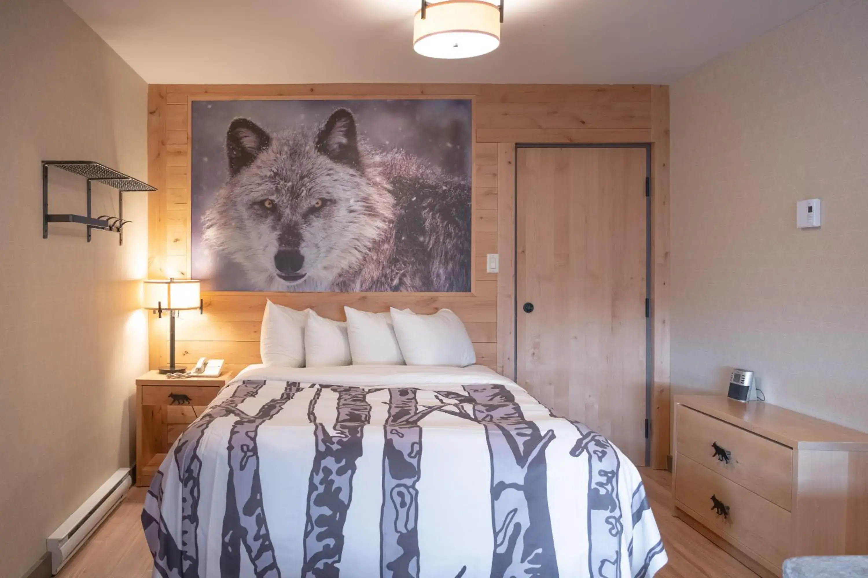 Bed in Banff Rocky Mountain Resort Bed in Banff Rocky Mountain Resort