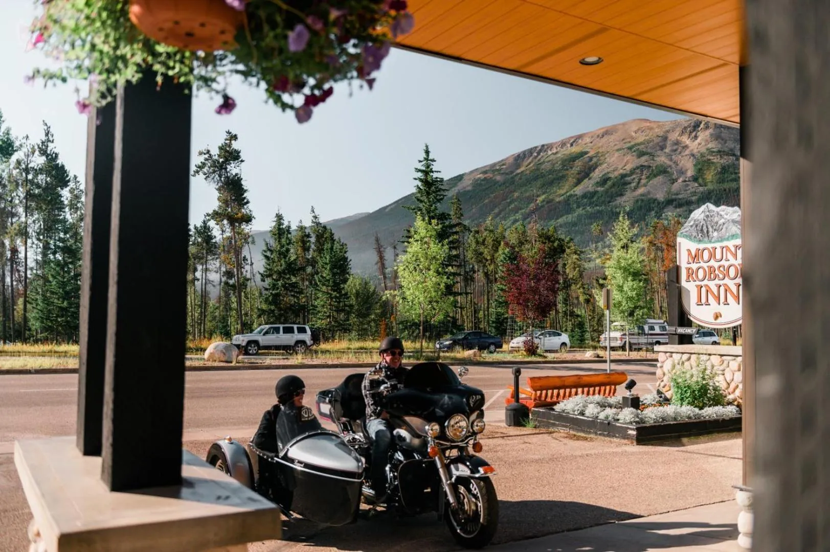 Facade/entrance in Mount Robson Inn