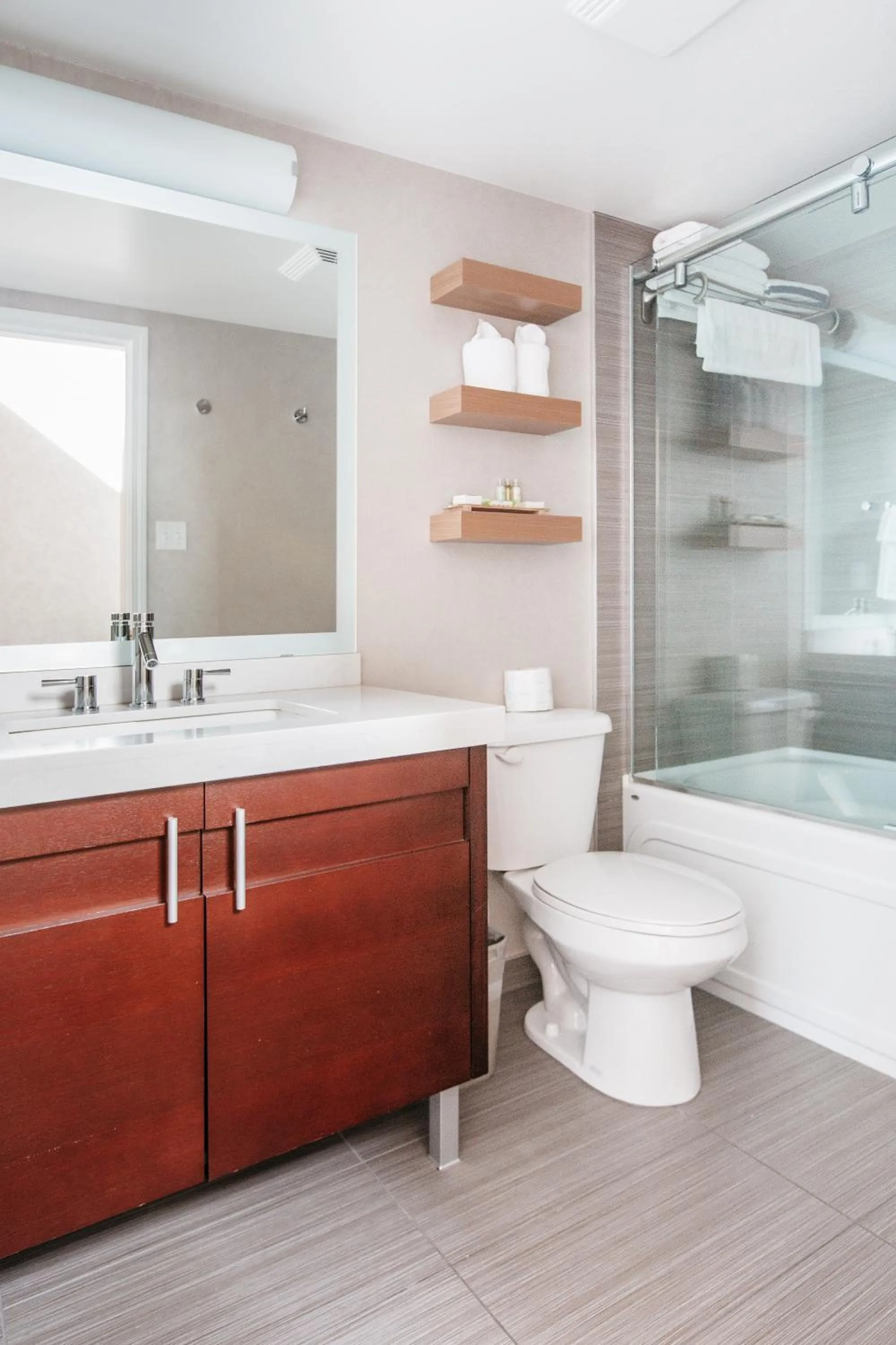 Bathroom in Mount Robson Inn