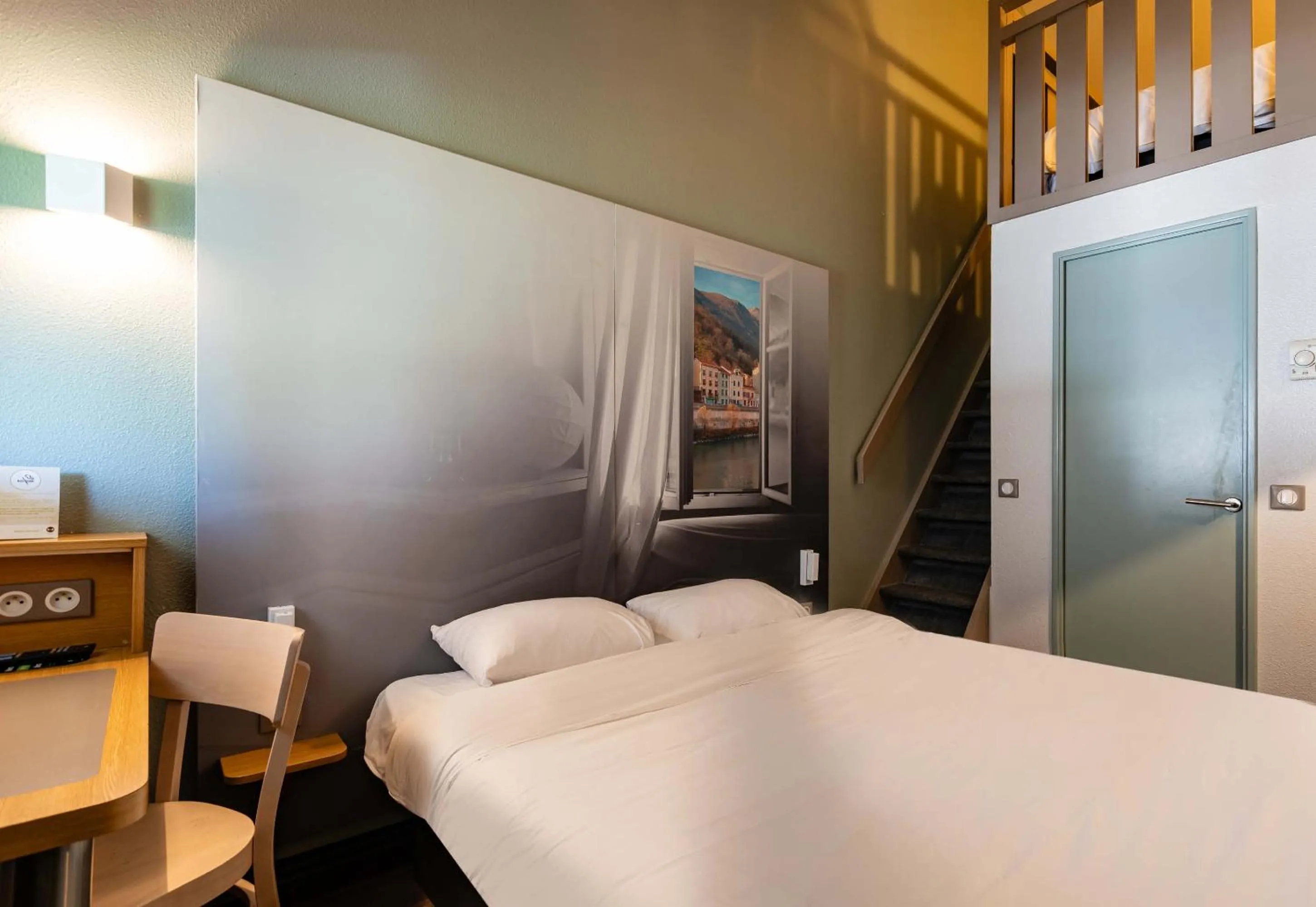 Bedroom, Bed in B&B HOTEL Grenoble Université 1