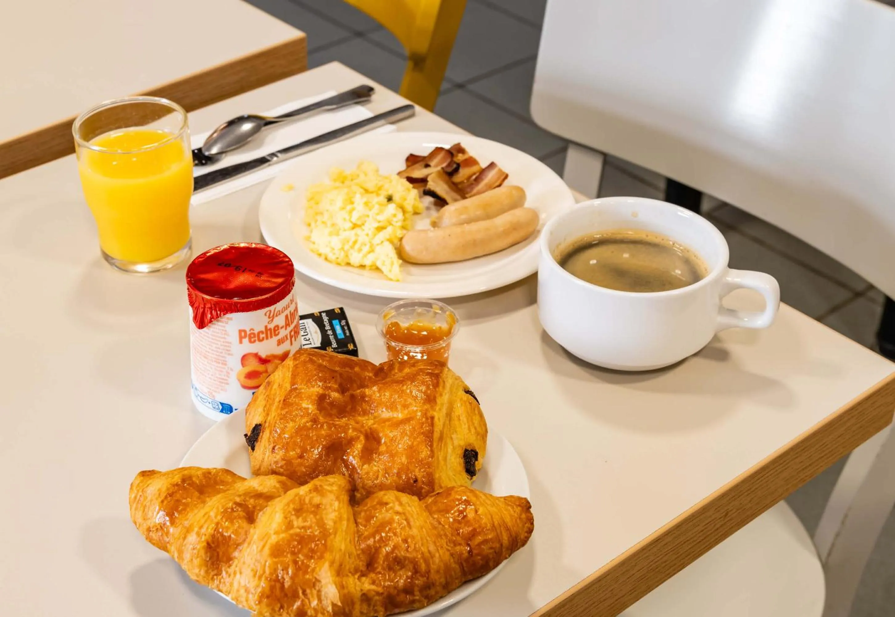 Breakfast in B&B HOTEL Grenoble Université 1