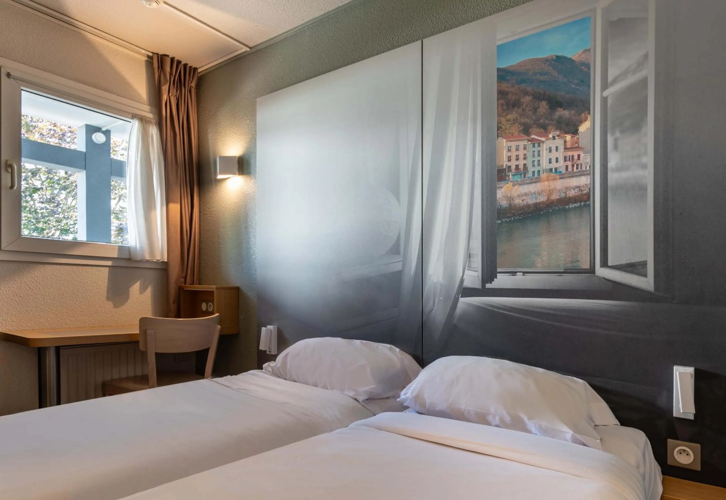 Bedroom, Bed in B&B HOTEL Grenoble Université 1