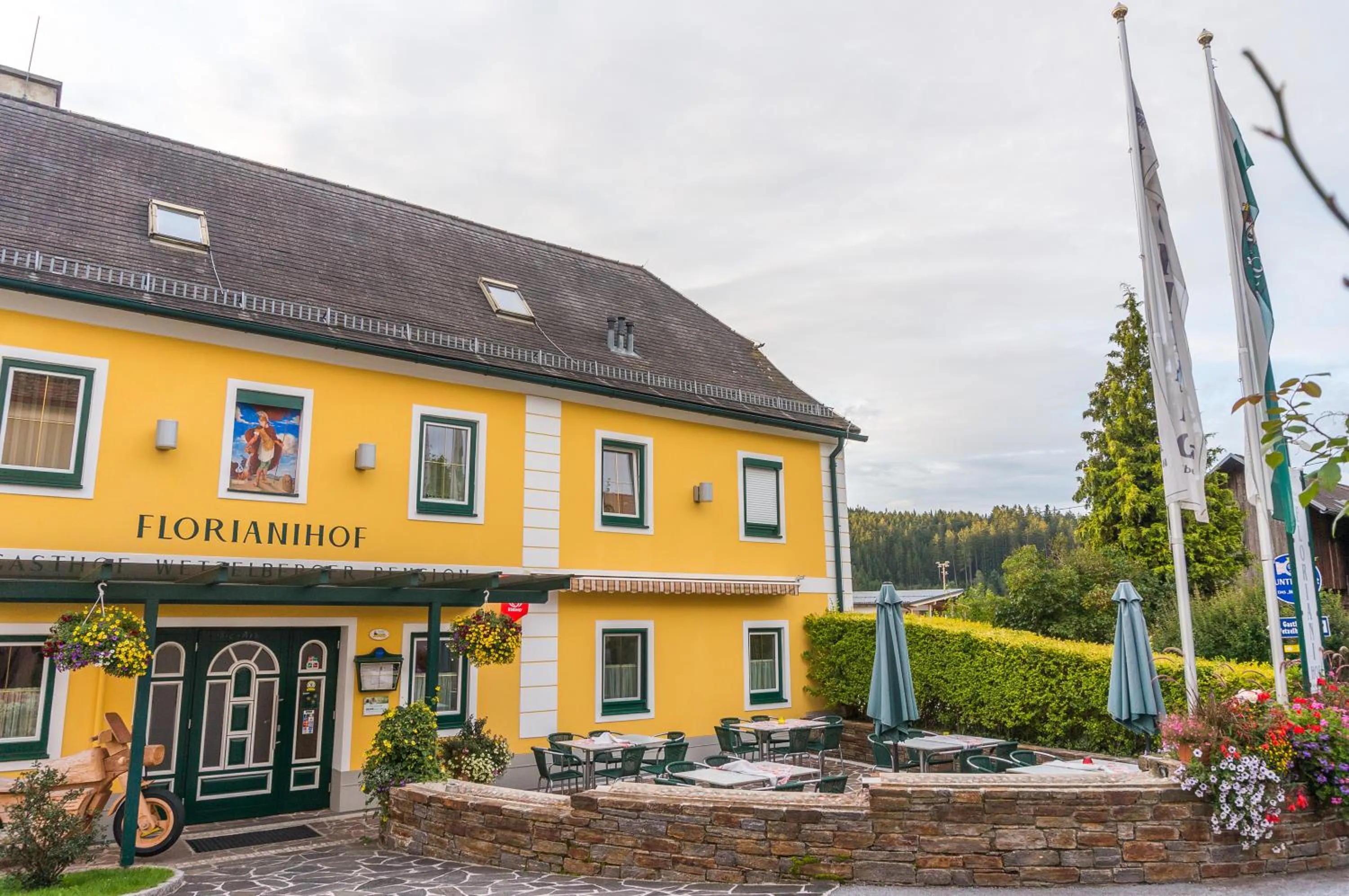 Facade/entrance in Florianihof