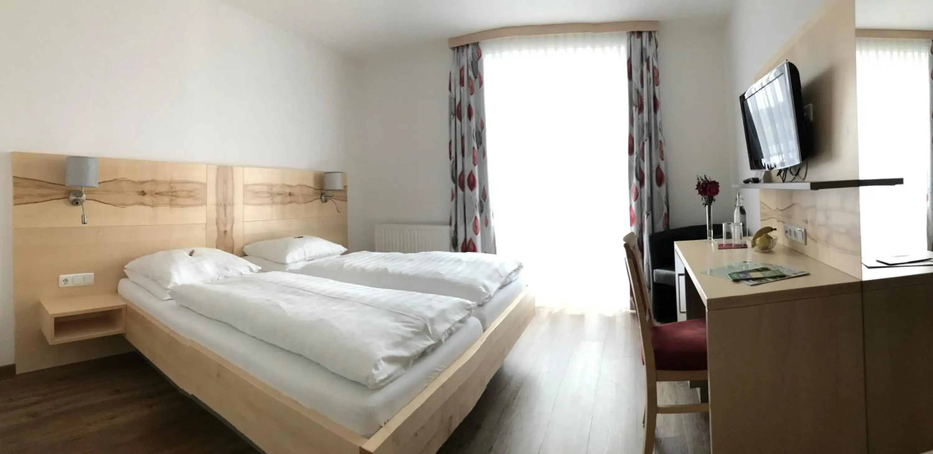 Double Room with Balcony - single occupancy in Florianihof Double Room with Balcony - single occupancy in Florianihof