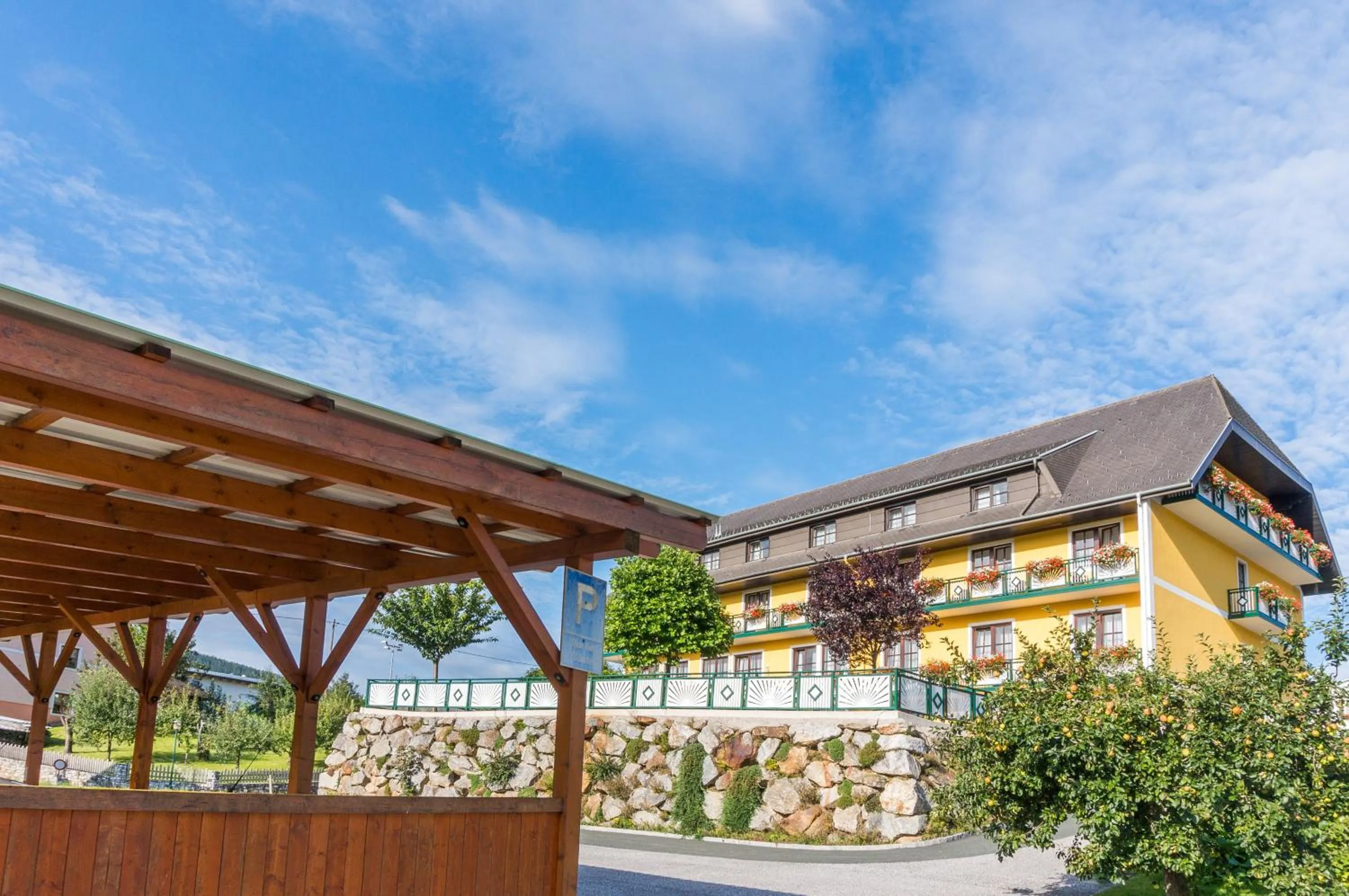 Property building in Florianihof