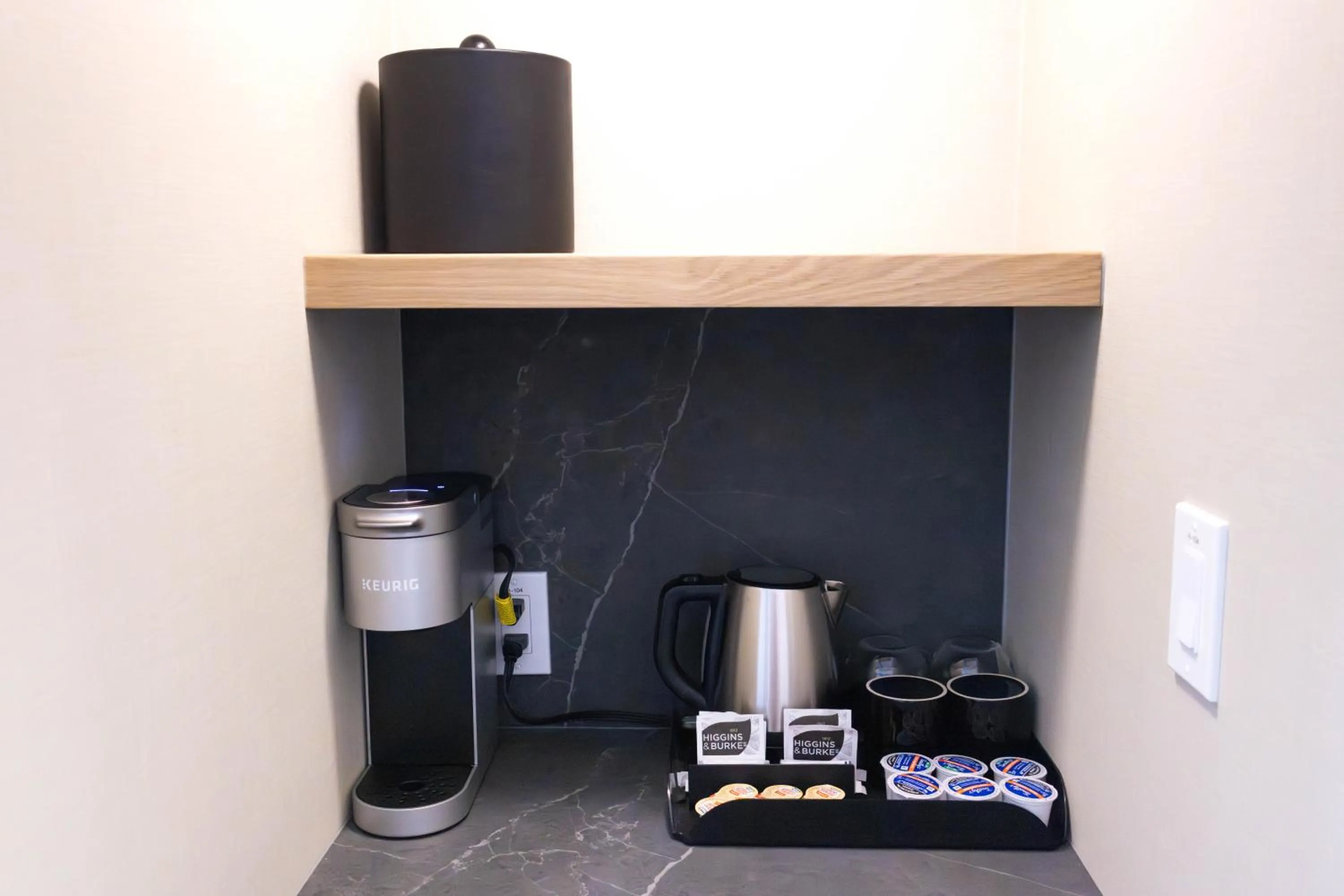 Coffee/tea facilities in Forest Park Hotel