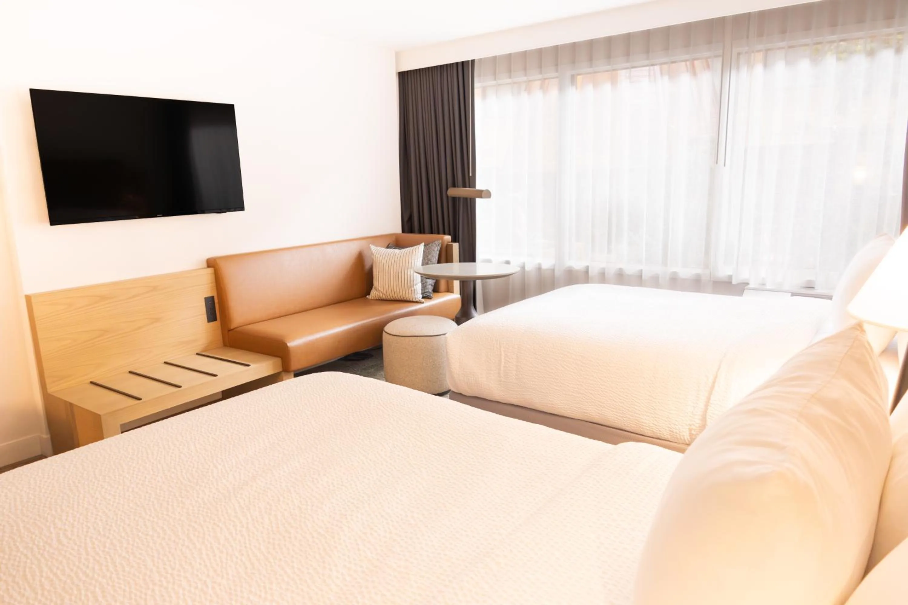 Bedroom, Bed in Forest Park Hotel