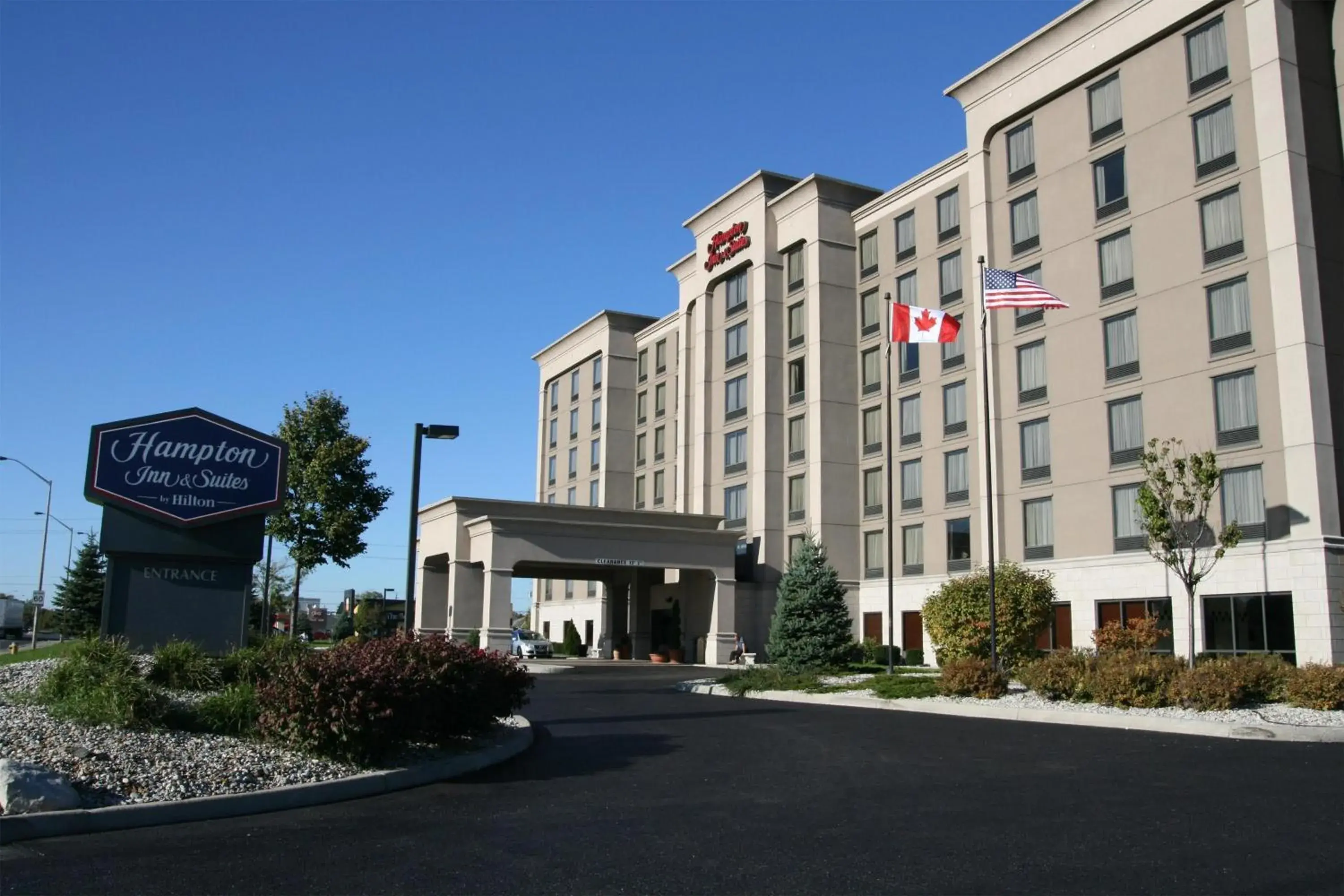 Property building in Hampton Inn & Suites by Hilton Windsor Property building in Hampton Inn & Suites by Hilton Windsor