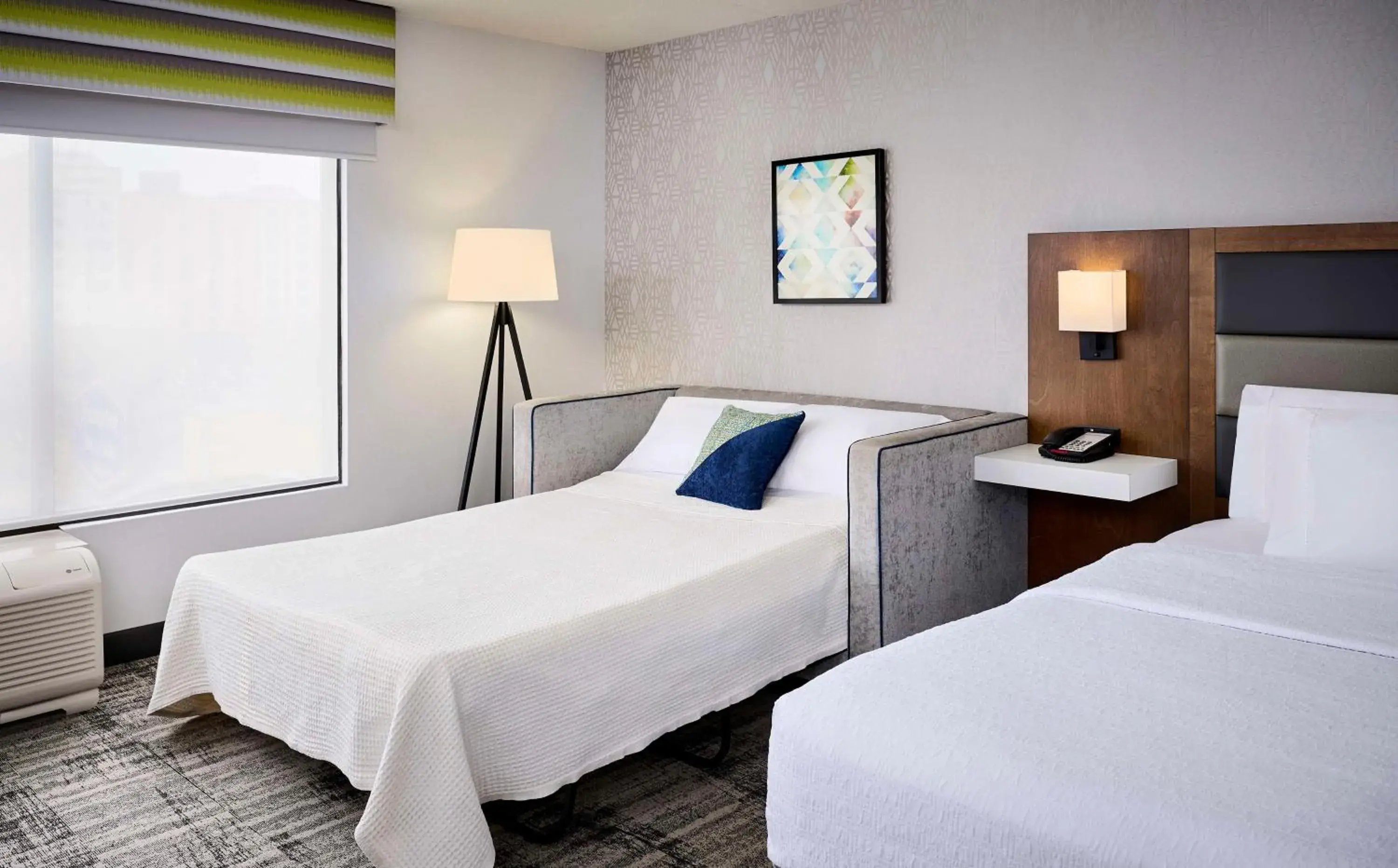 Bed in Hampton Inn & Suites by Hilton Windsor Bed in Hampton Inn & Suites by Hilton Windsor