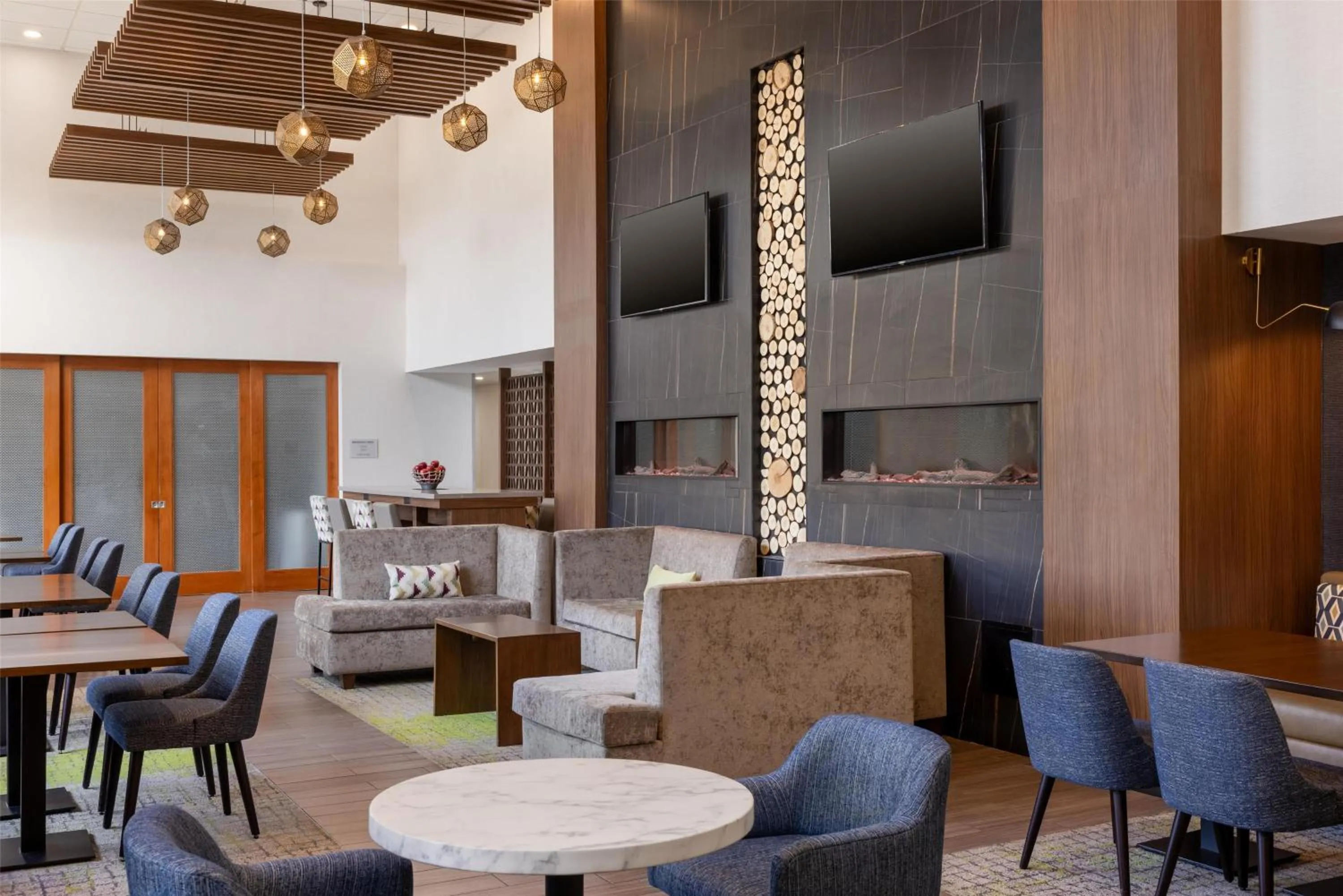 Lobby or reception in Hampton Inn & Suites by Hilton Windsor