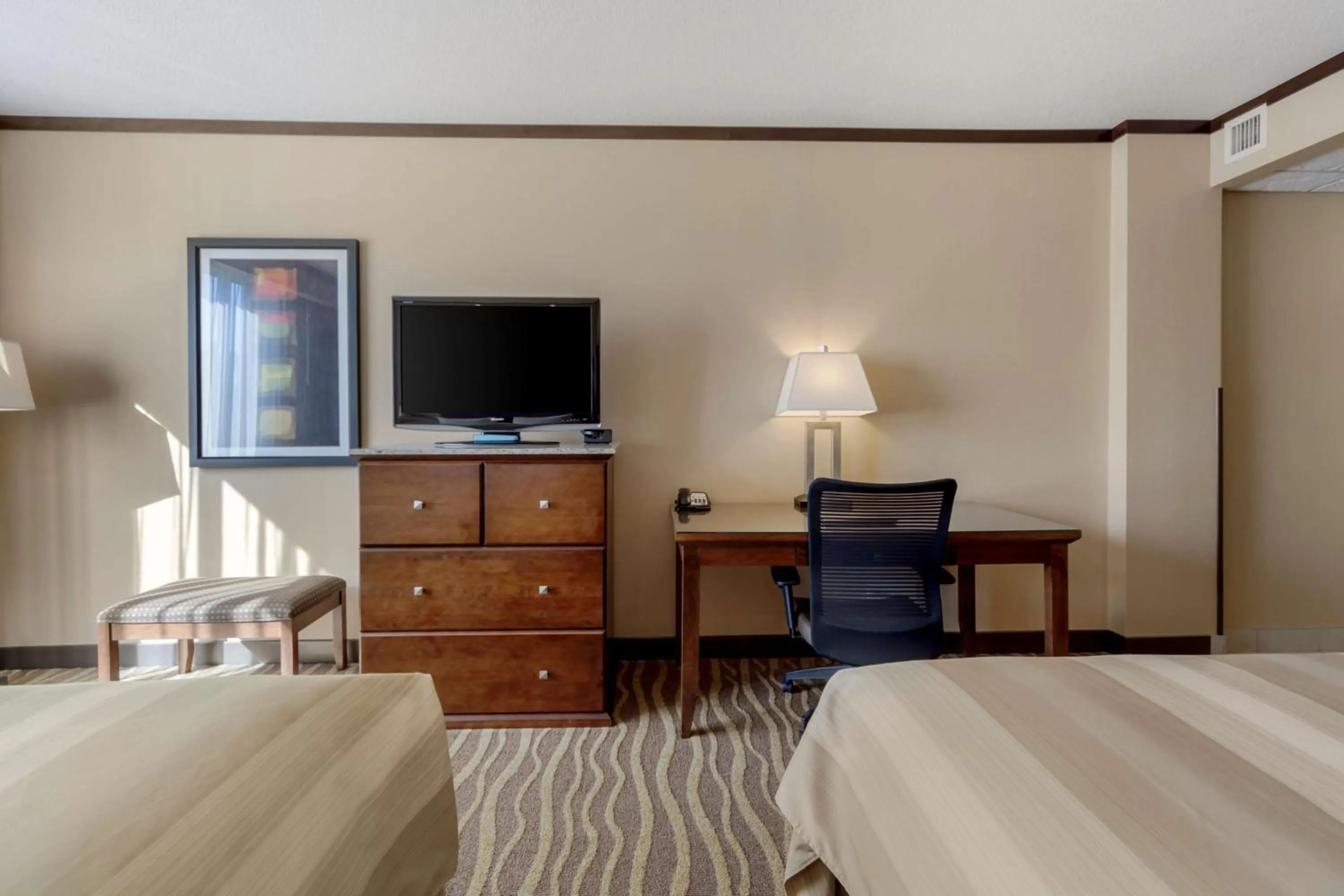 Bedroom, Bed in Best Western Premier Denham Inn & Suites