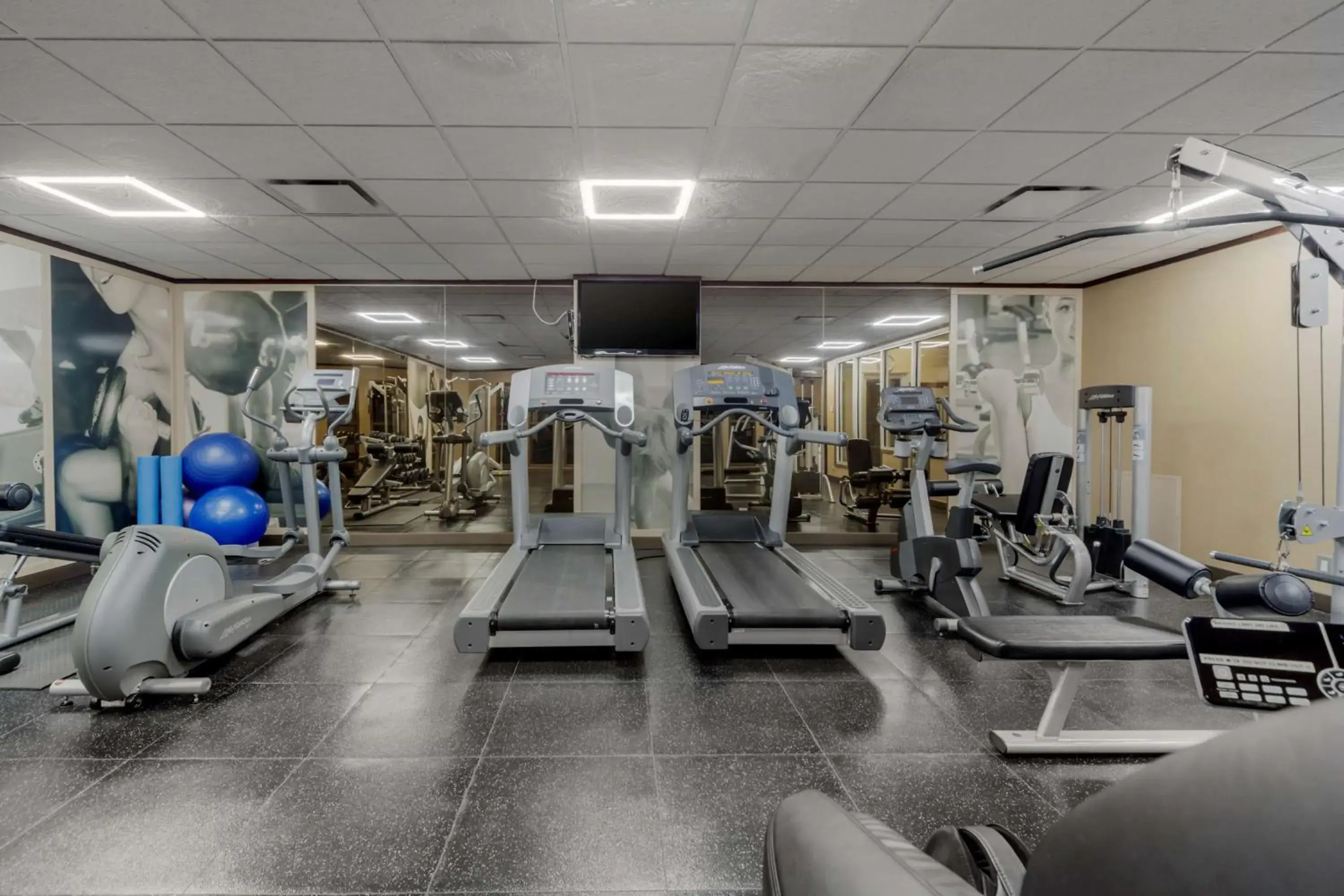 Spa and wellness centre/facilities in Best Western Premier Denham Inn & Suites Spa and wellness centre/facilities in Best Western Premier Denham Inn & Suites