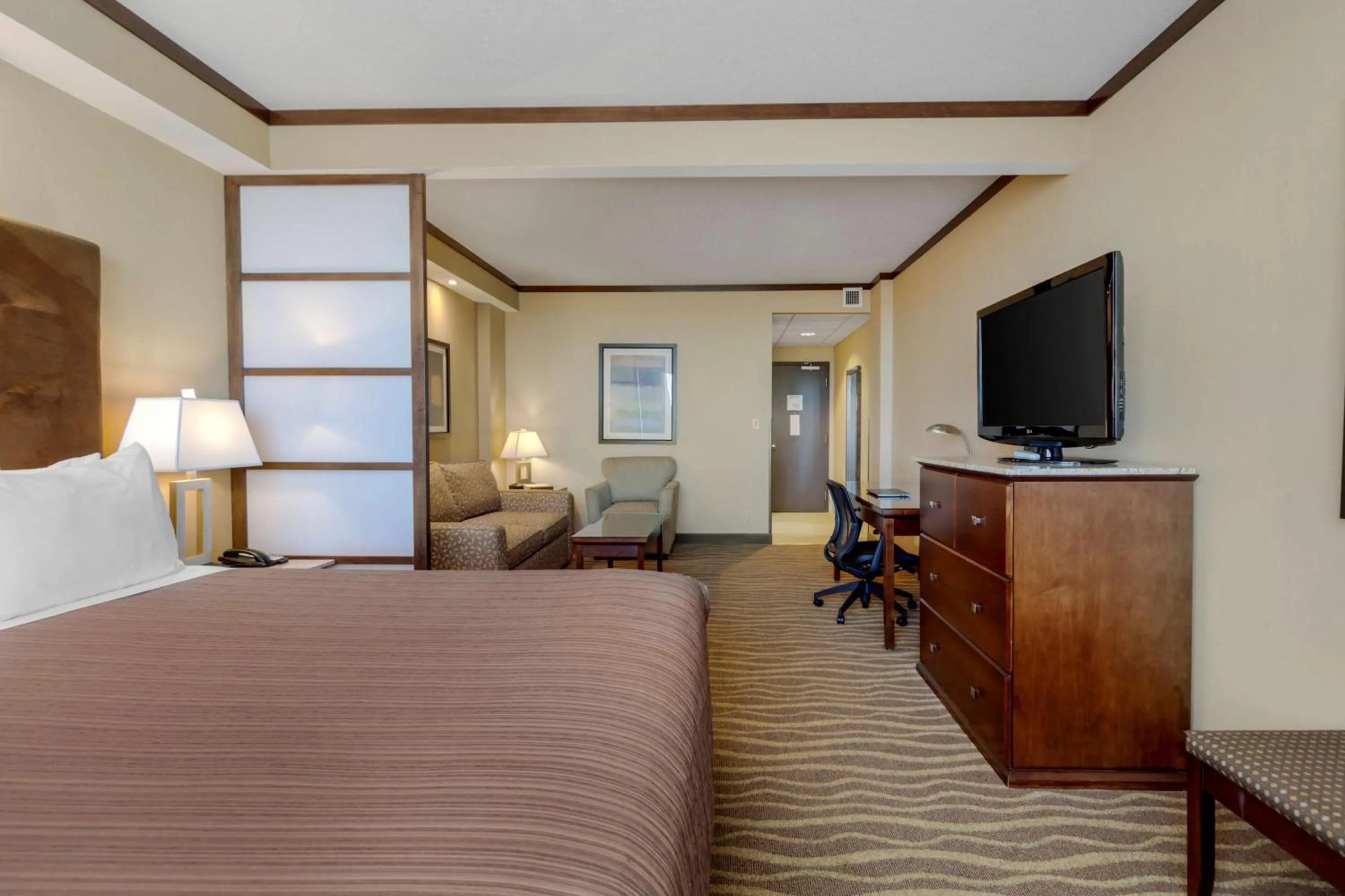 Bedroom, Bed in Best Western Premier Denham Inn & Suites