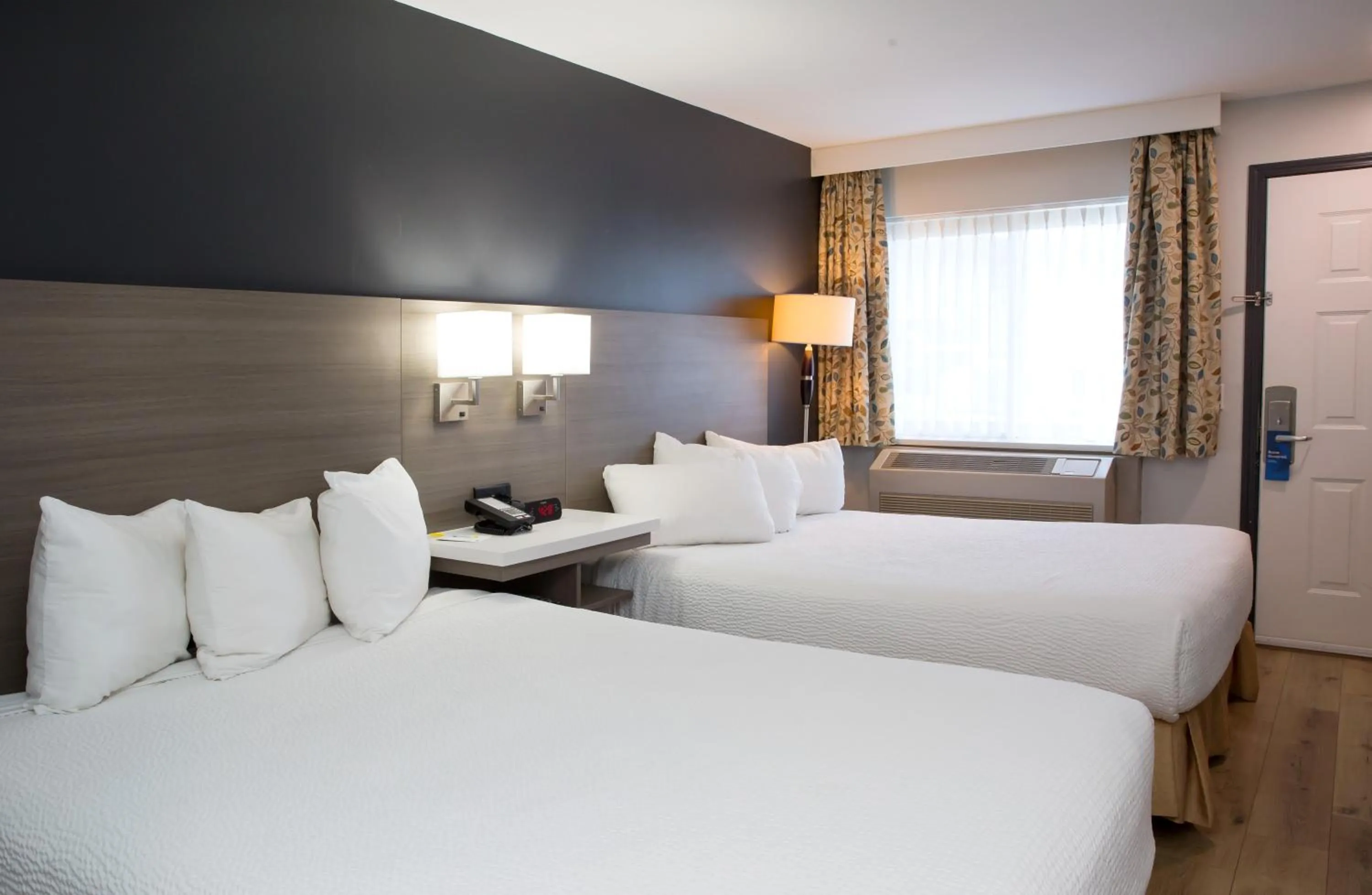 Bed in Days Inn by Wyndham Kelowna