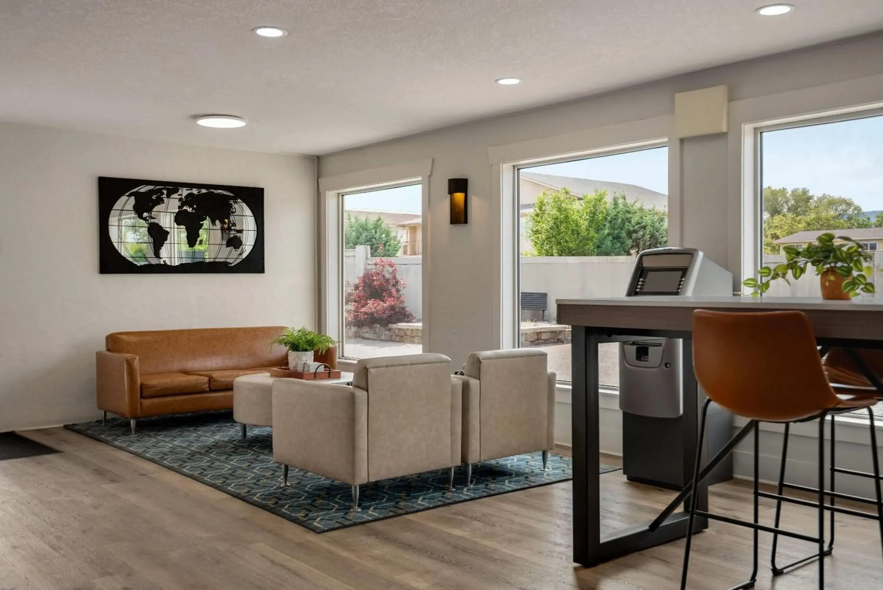 Lobby or reception in Days Inn by Wyndham Kelowna Lobby or reception in Days Inn by Wyndham Kelowna