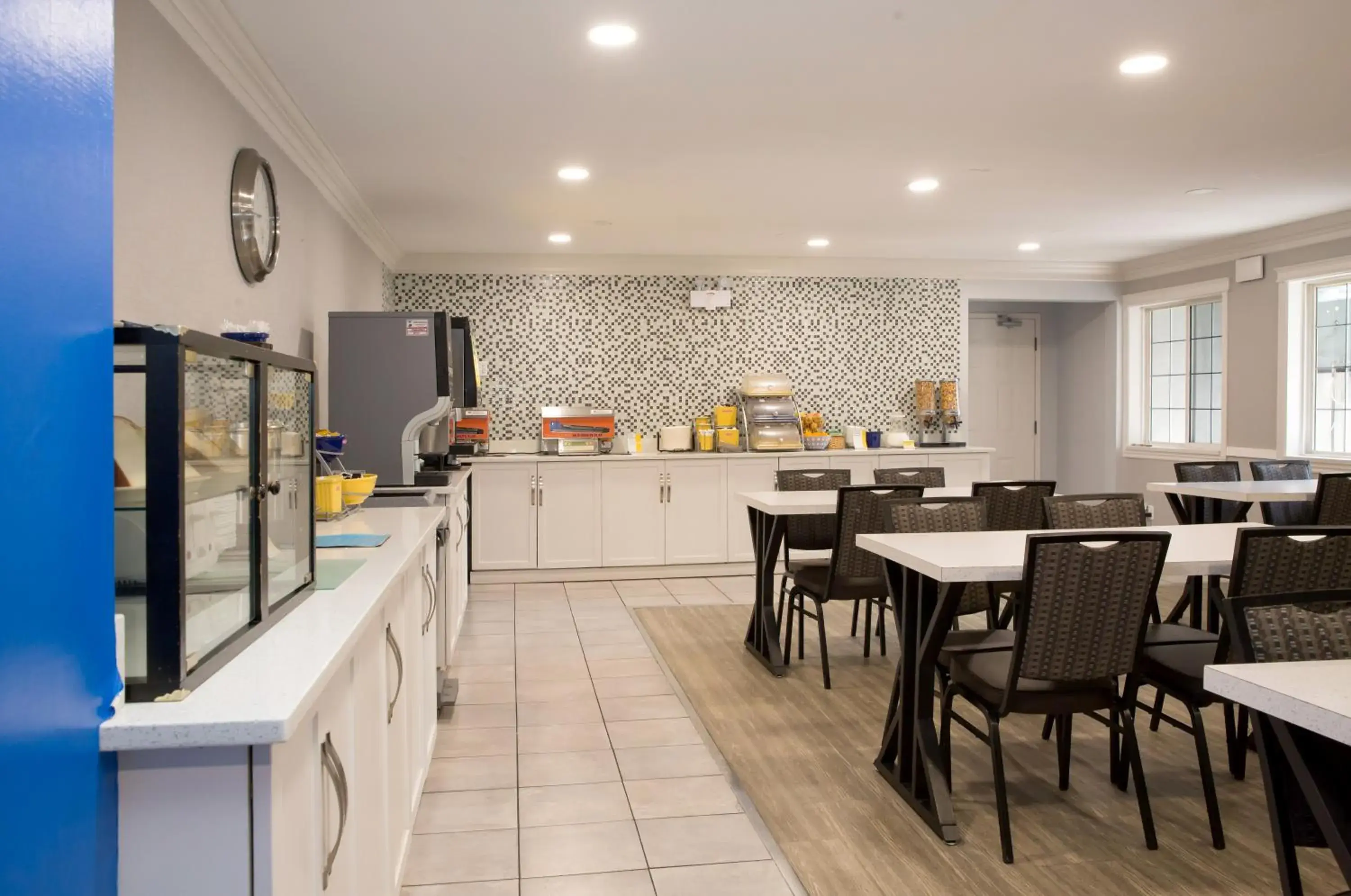 Restaurant/places to eat in Days Inn by Wyndham Kelowna Restaurant/places to eat in Days Inn by Wyndham Kelowna