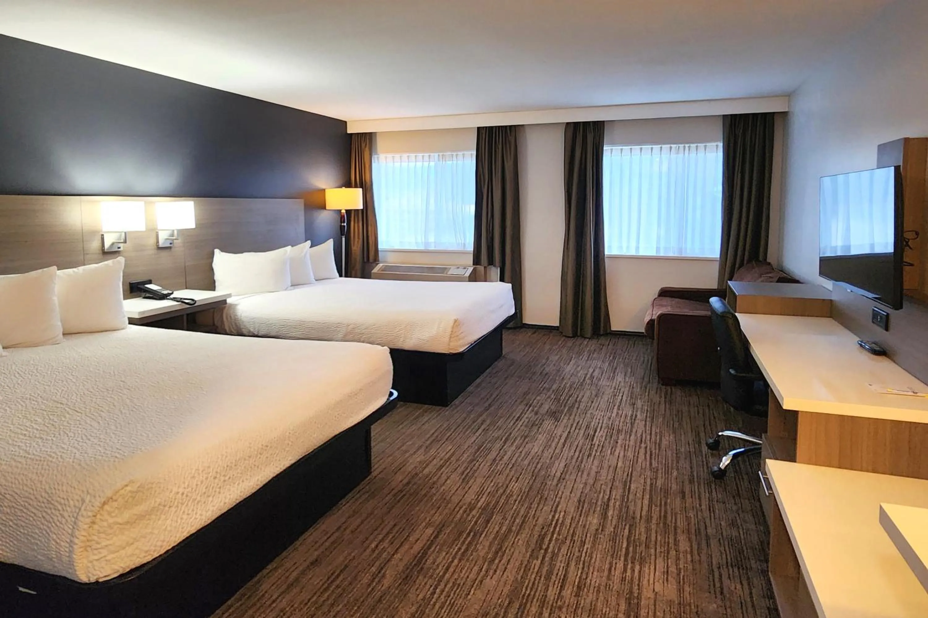 Bed in Days Inn by Wyndham Kelowna
